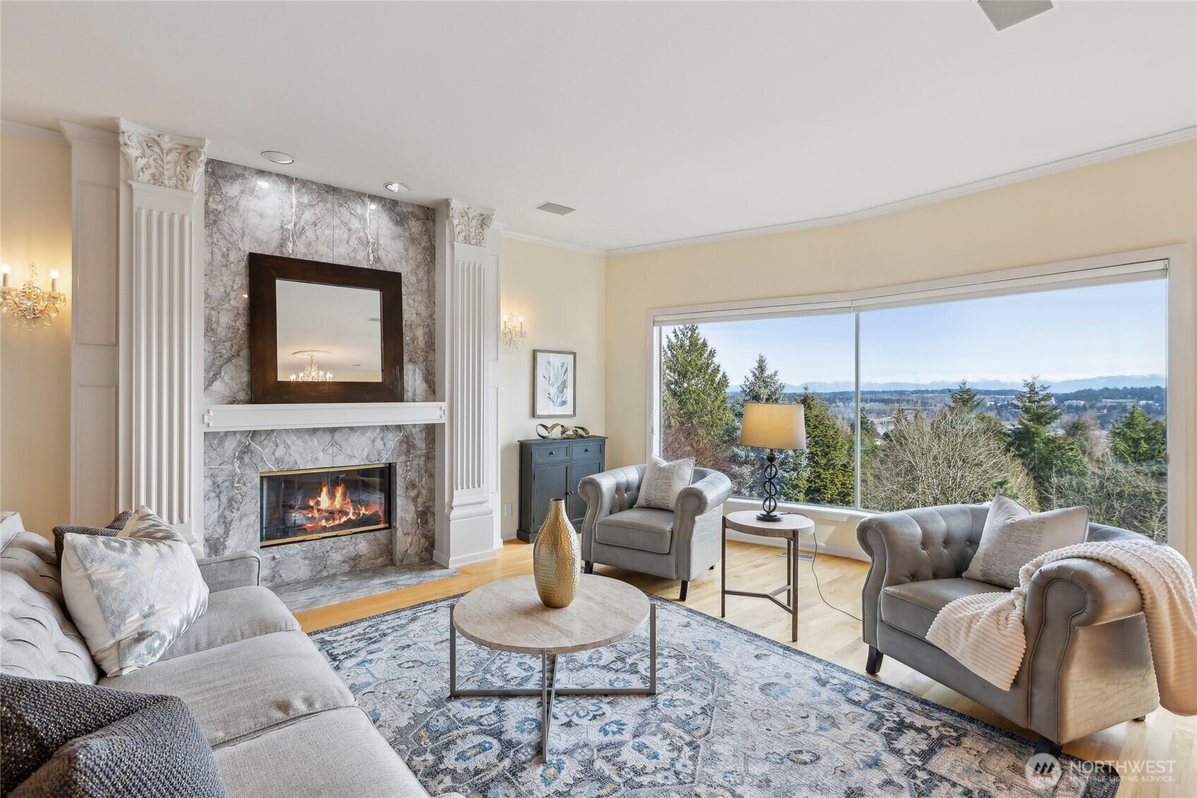 Property Photo: 4160 Crestwood Place WA 98040