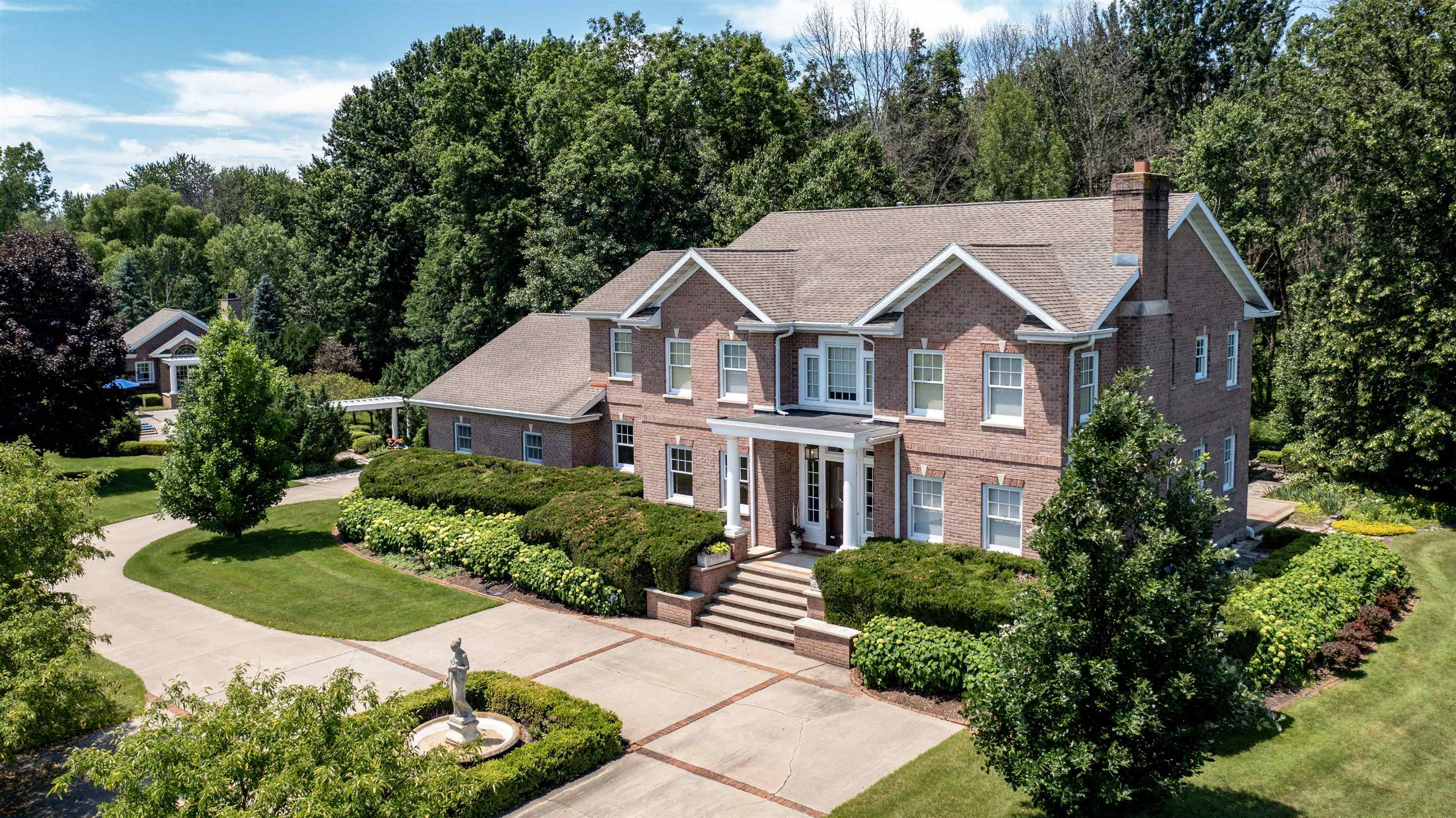 Property Photo: W9258 Lamise Way WI 54944
