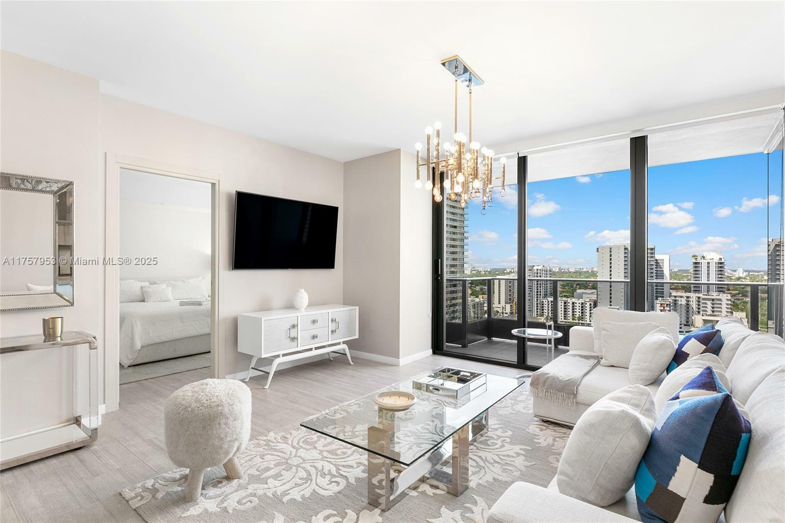 Property Photo:  1000 Brickell Plz 2211  FL 33131 