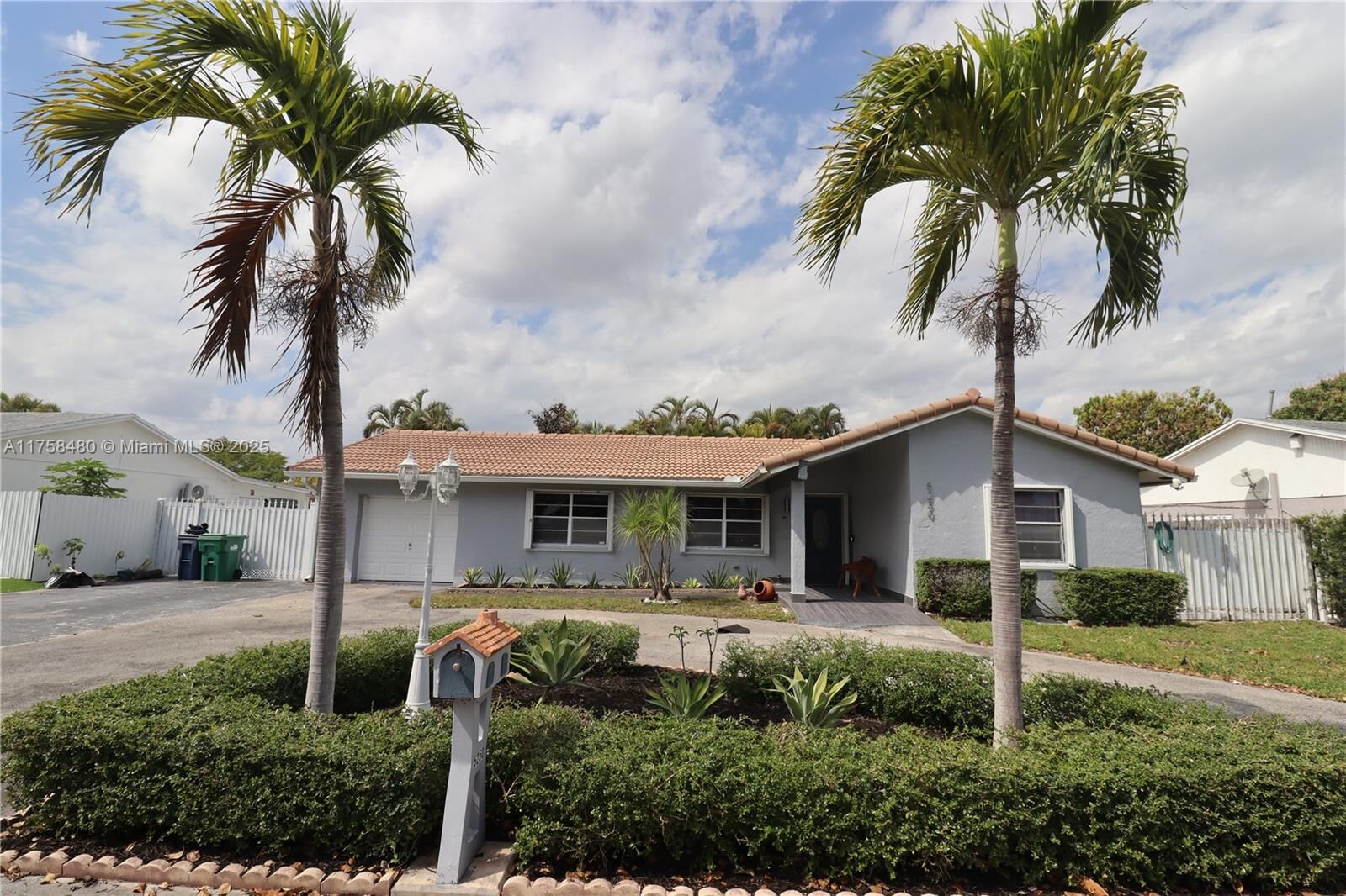 Property Photo: 5250 SW 133rd Ave FL 33175