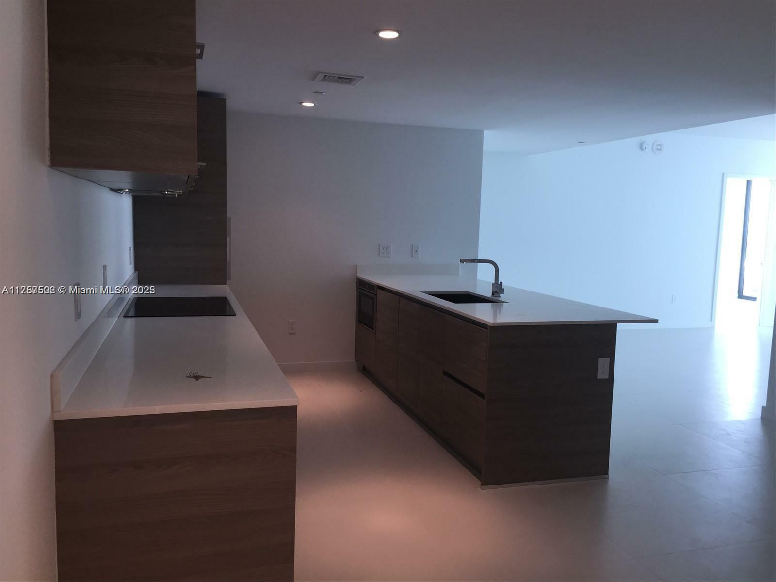 Property Photo:  1300 S Miami Ave 1910  FL 33130 