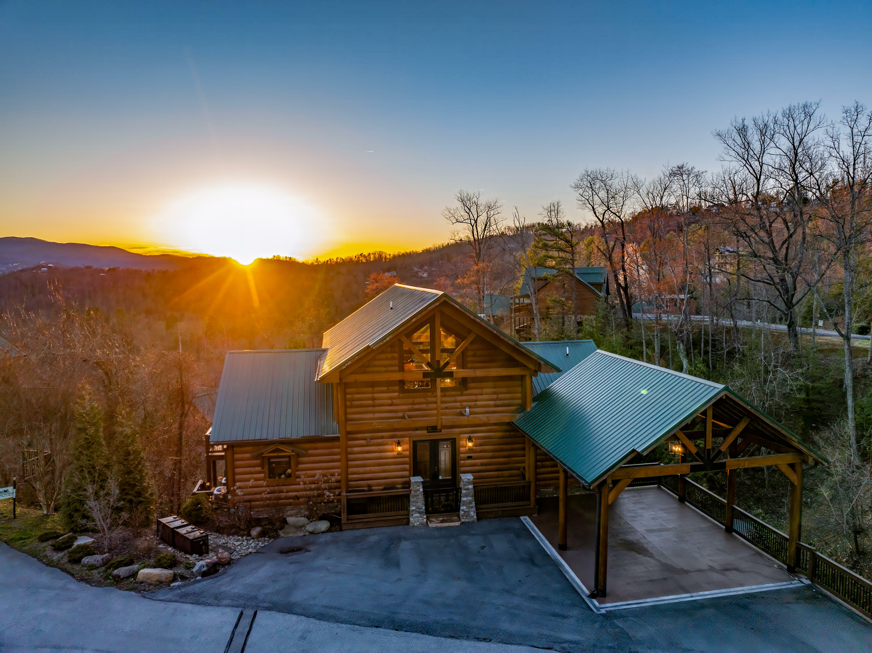 Property Photo: 1006 Majestic Point Way TN 37738