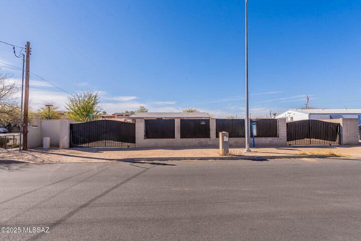 50 E Mohave Road  Tucson AZ 85705 photo