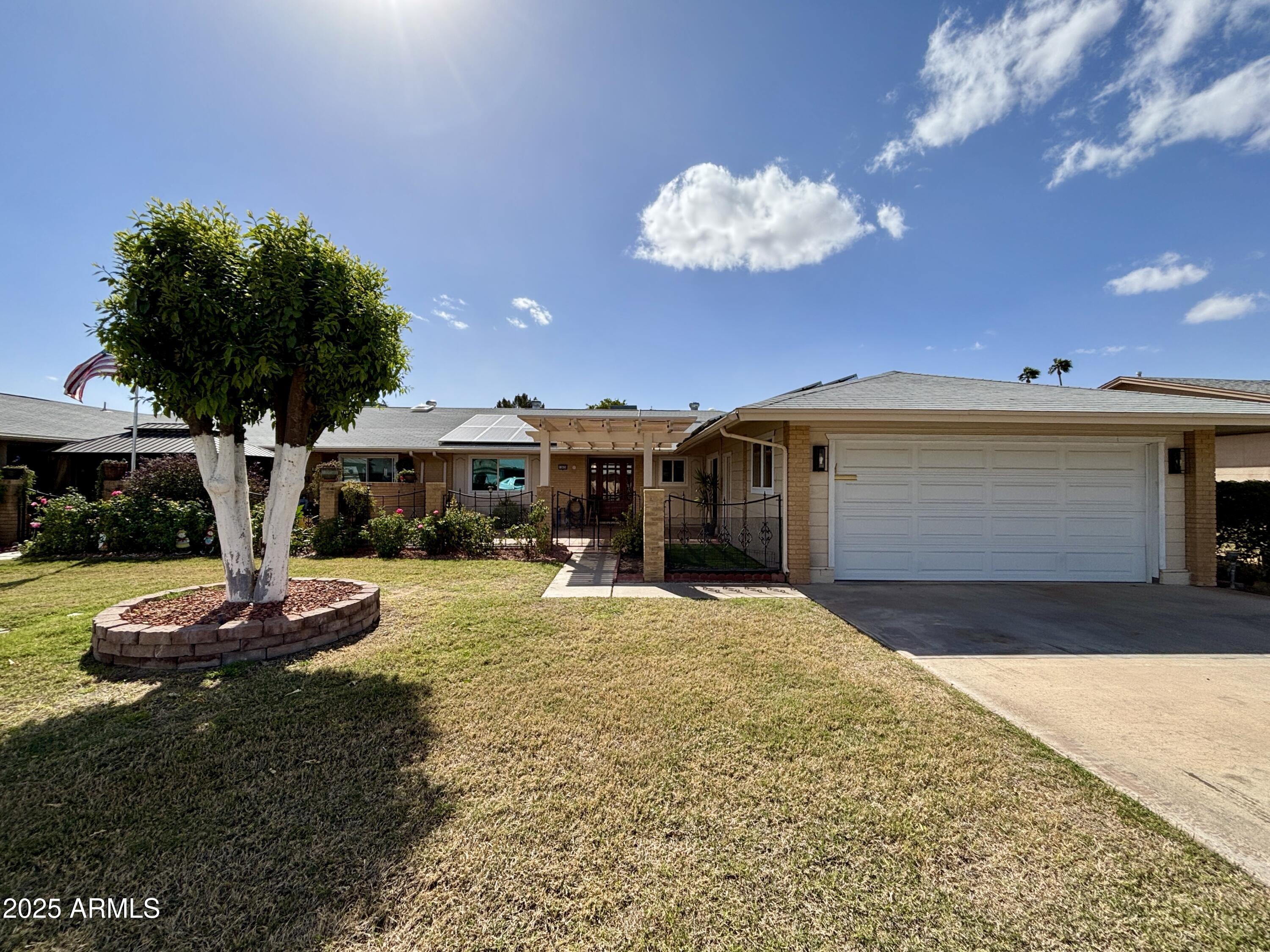 Property Photo: 13620 N Hawthorn Drive AZ 85351