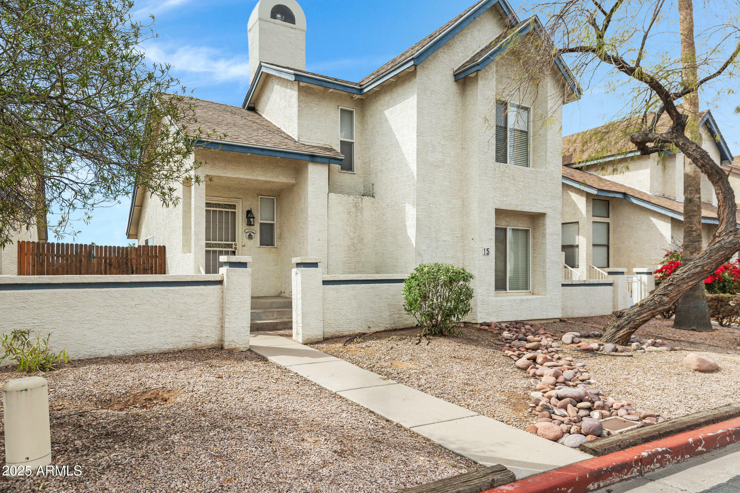 Property Photo: 1535 N Horne Street 15 AZ 85203