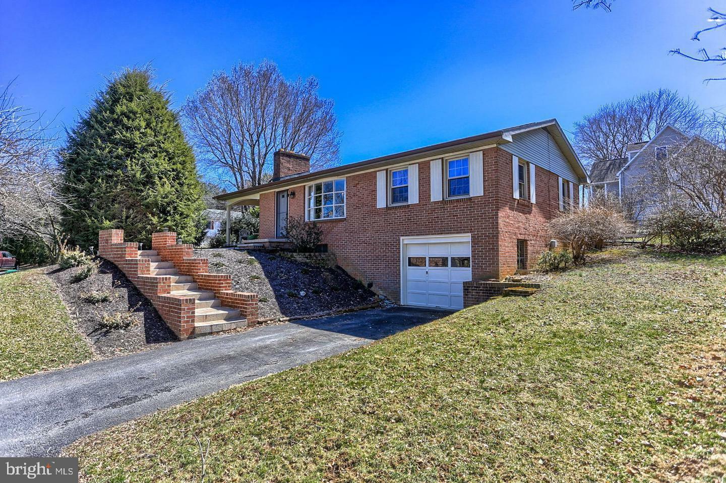 Property Photo: 1446 Park Terrace Drive PA 17202
