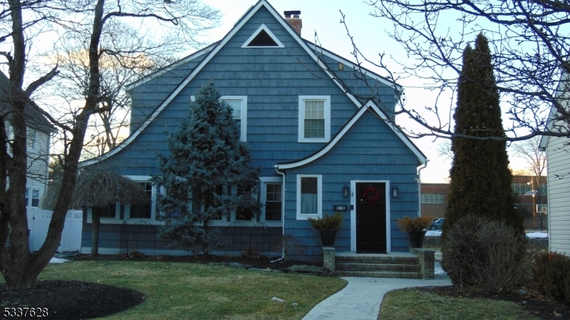 Property Photo: 816 W 8th St NJ 07063