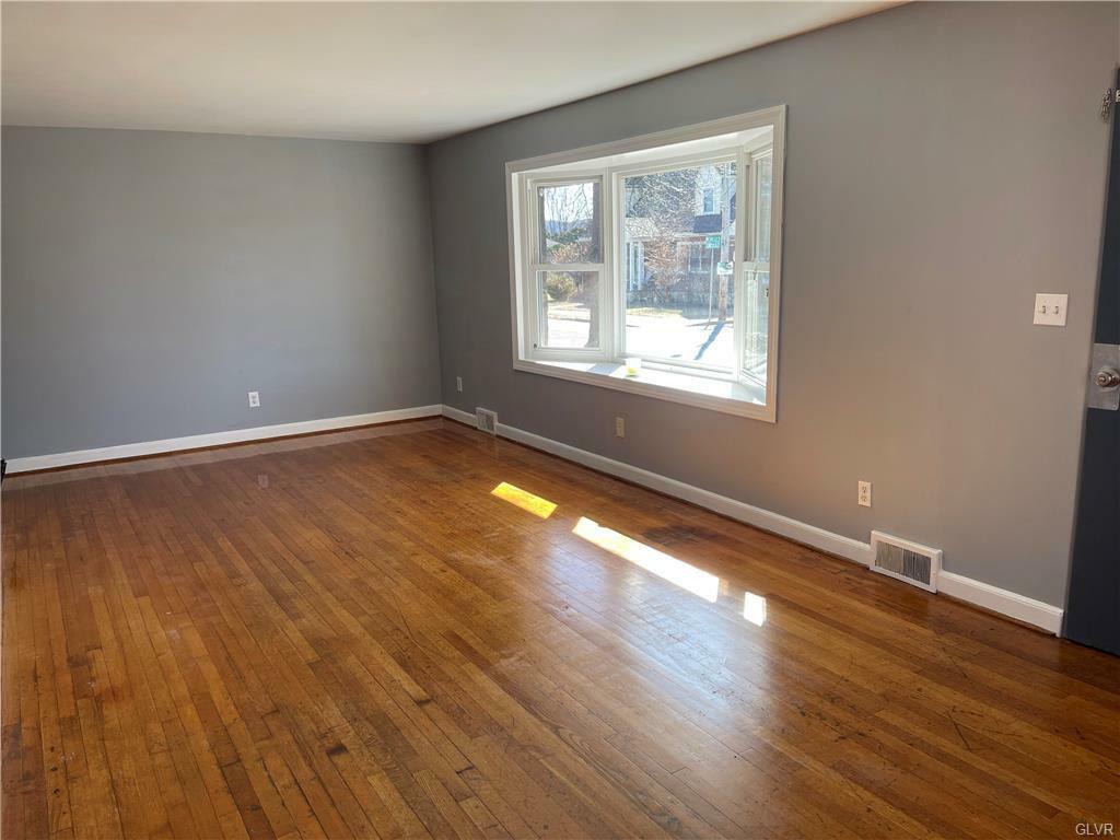 Property Photo: 1906 Lincoln Street PA 18017