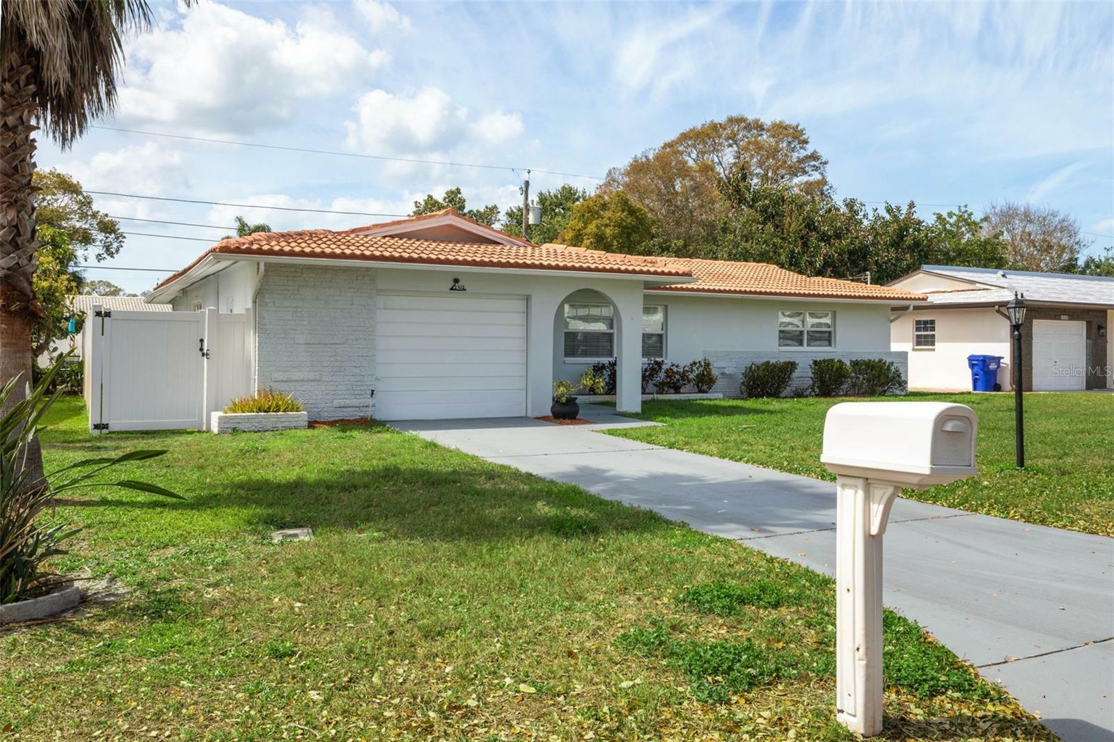 Property Photo:  2312 Tudor Lane  FL 33763 