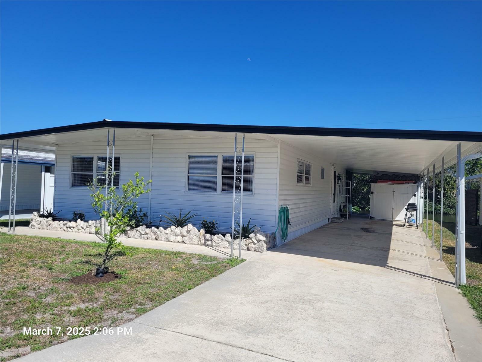 Property Photo:  1810 Blue Lake Drive  FL 33801 