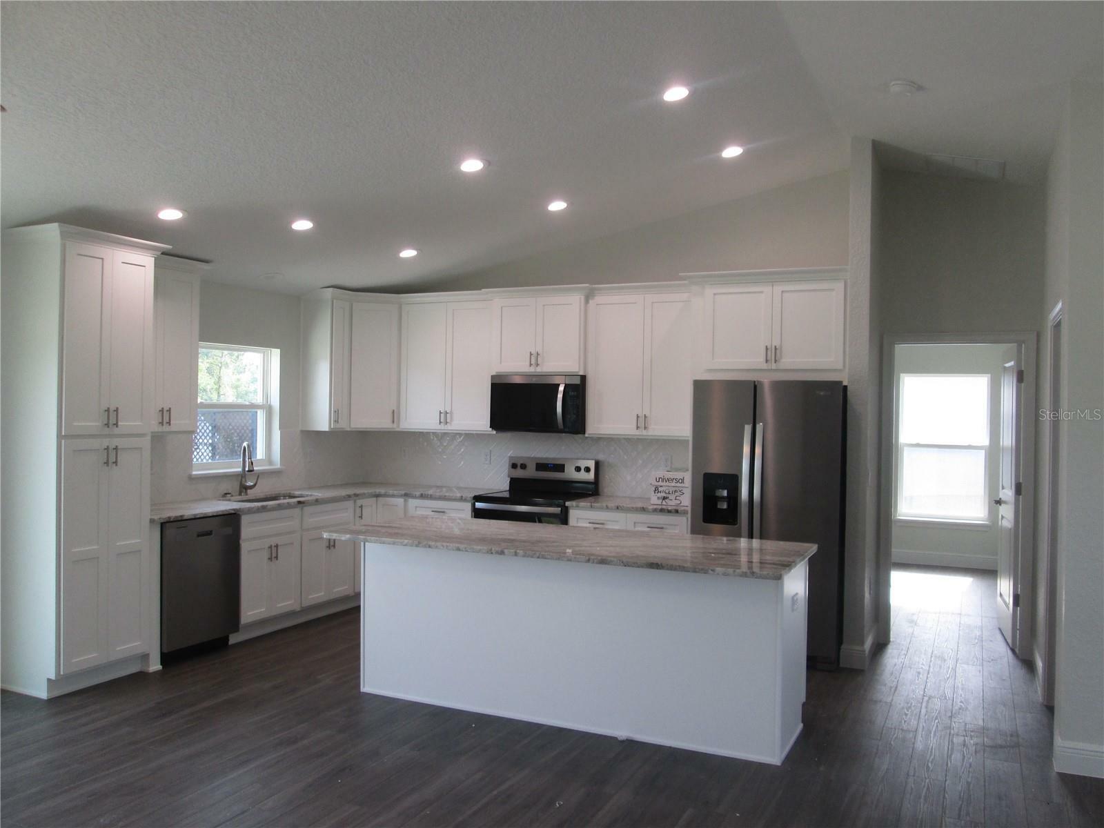 Property Photo: 9455 SE 152nd Place FL 34491