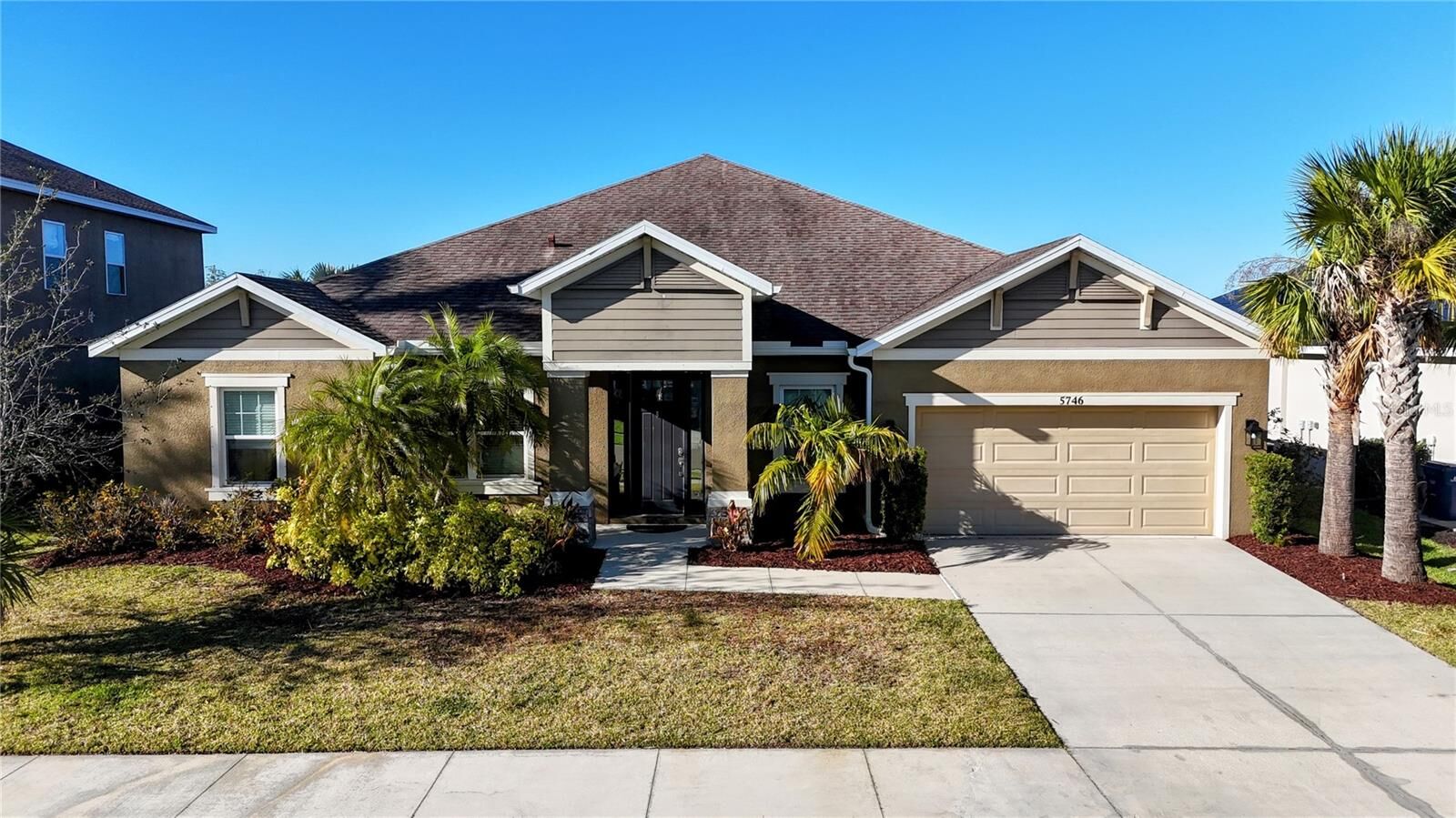 Property Photo: 5746 Hydrangea Circle FL 34238