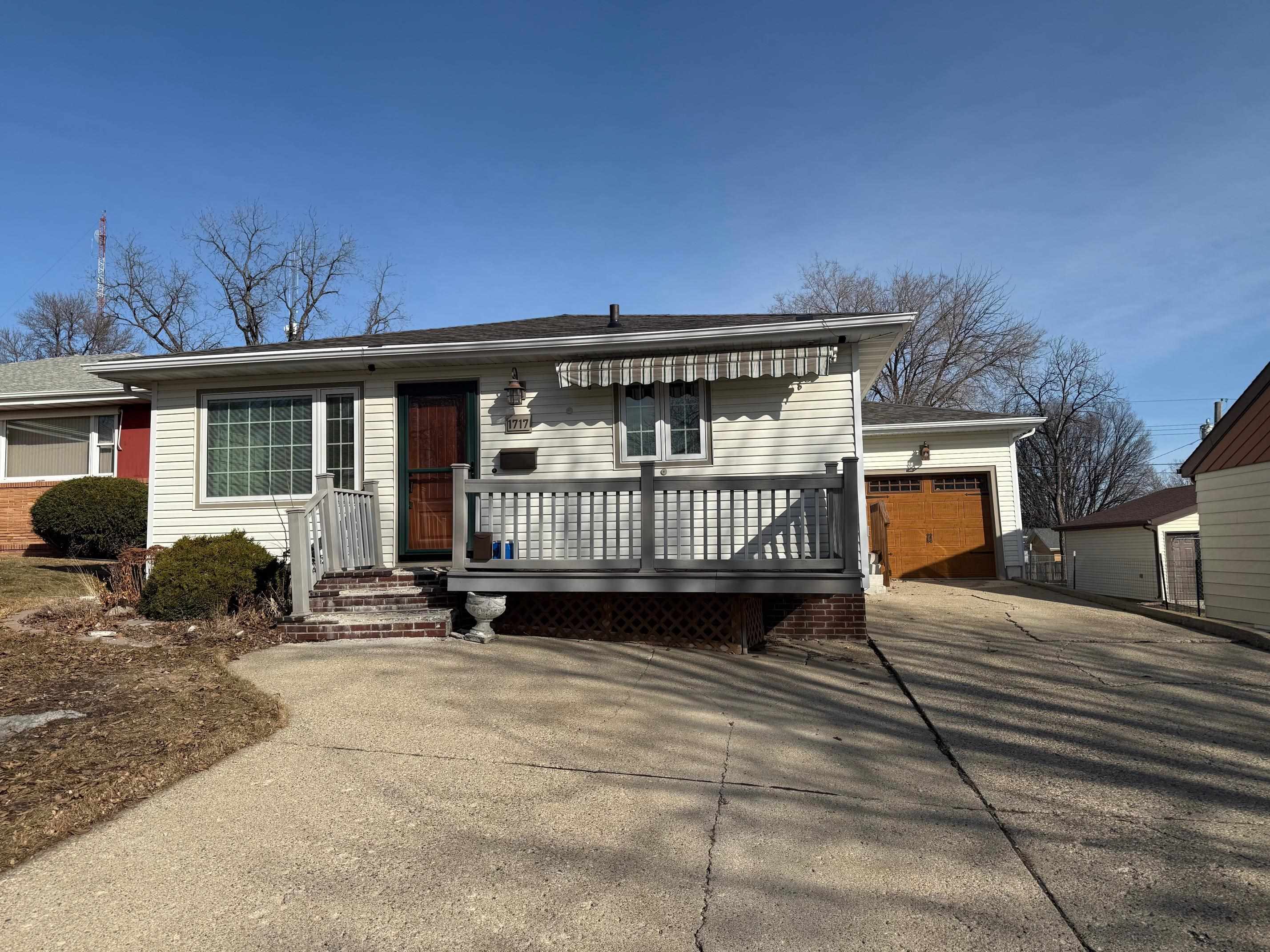 Property Photo:  1717 N 14th Street  ND 58501 