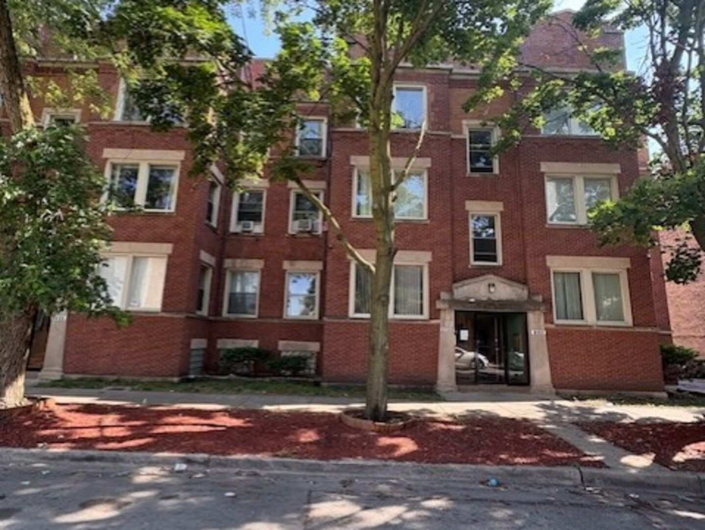 Property Photo: 1519 E 68th Street 1 IL 60637