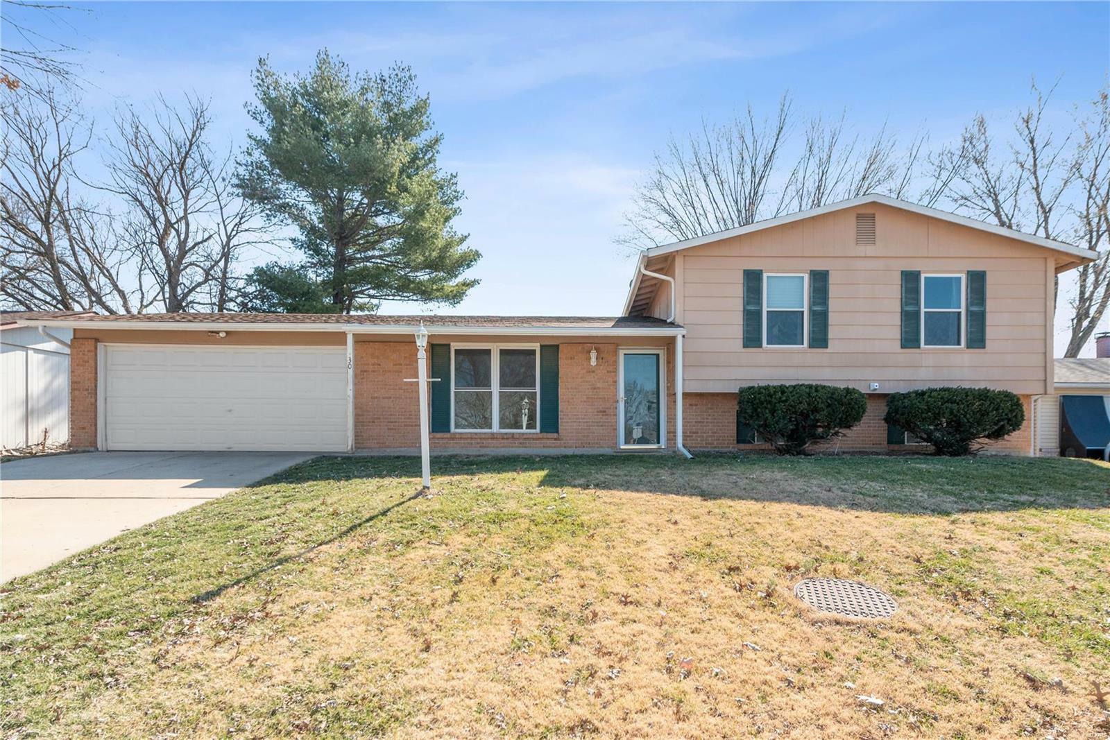 30 S Hillview Drive  St Peters MO 63376 photo