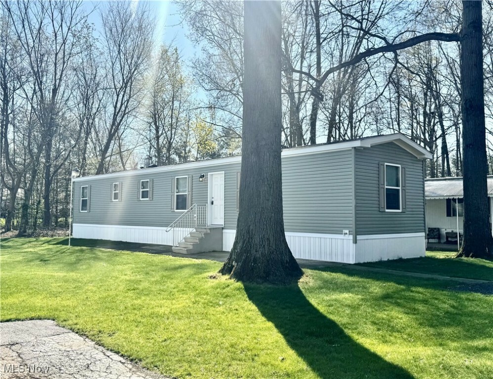 Property Photo: 111 Westgate NE OH 44484