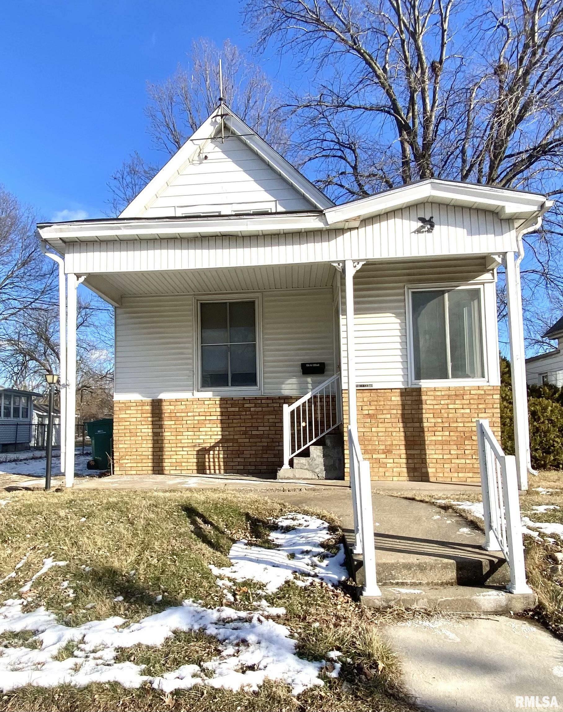 Property Photo: 106 N Cedar Avenue IL 61604