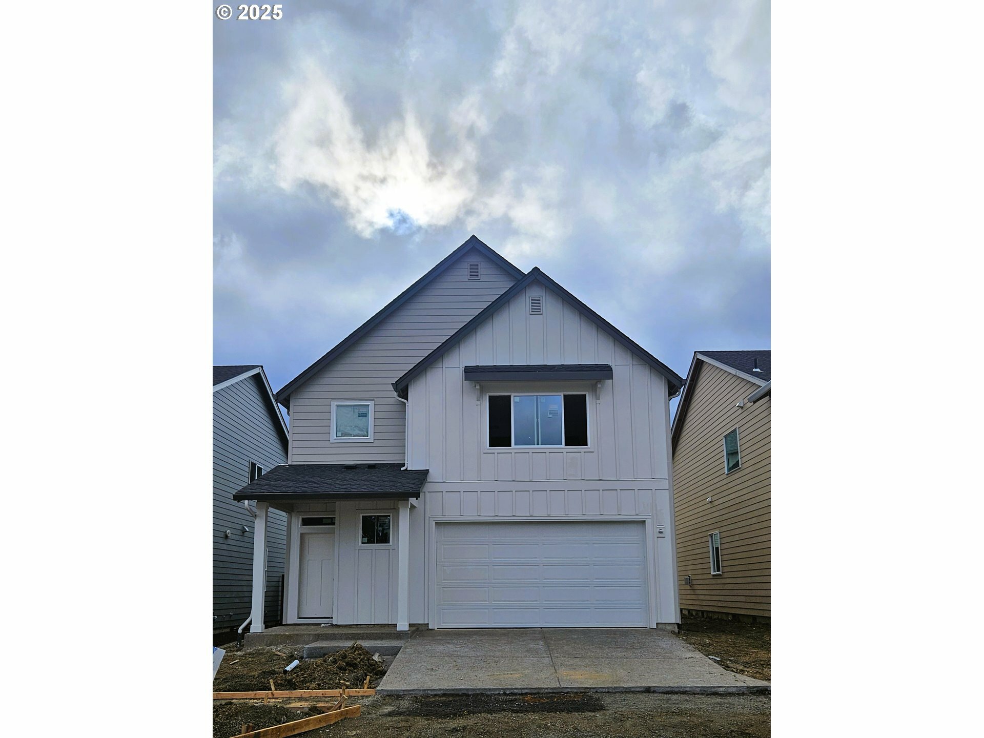 Property Photo: 3306 Butte Dr OR 97116