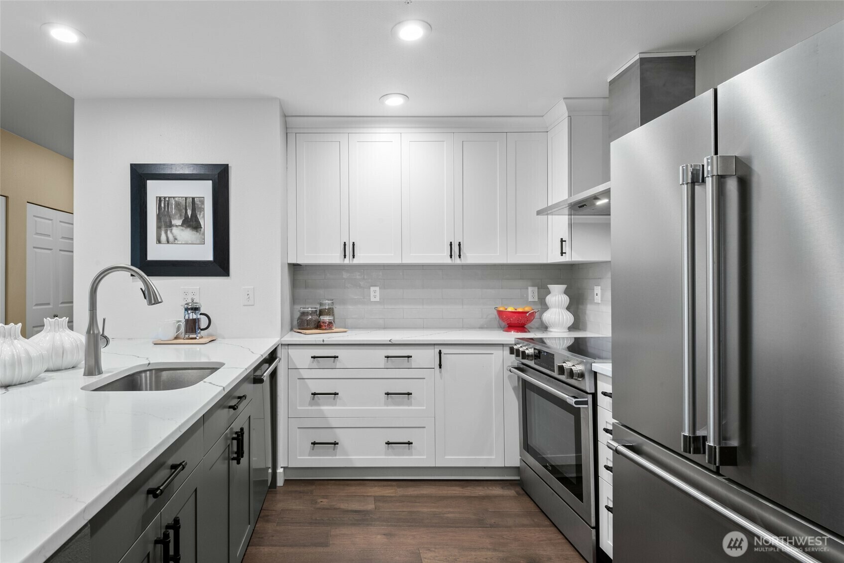 Property Photo: 3221 SW Avalon Way 206 WA 98126