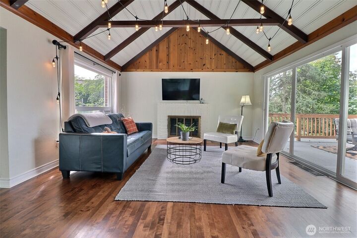 Property Photo:  14995  22nd Avenue SW  WA 98166 