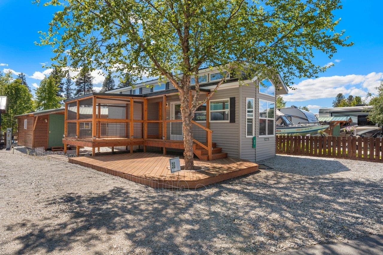 Property Photo:  27 Songbird Ln  WA 99180 