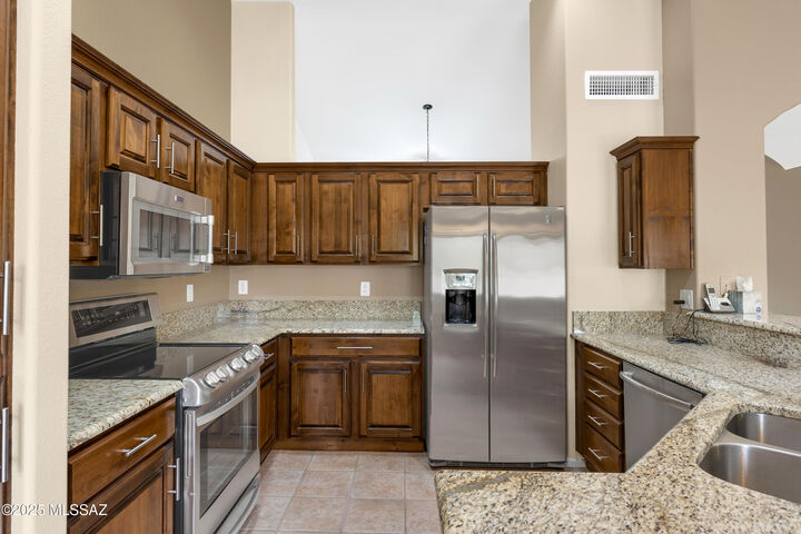 63606 E Desert Peak Drive  Tucson AZ 85739 photo