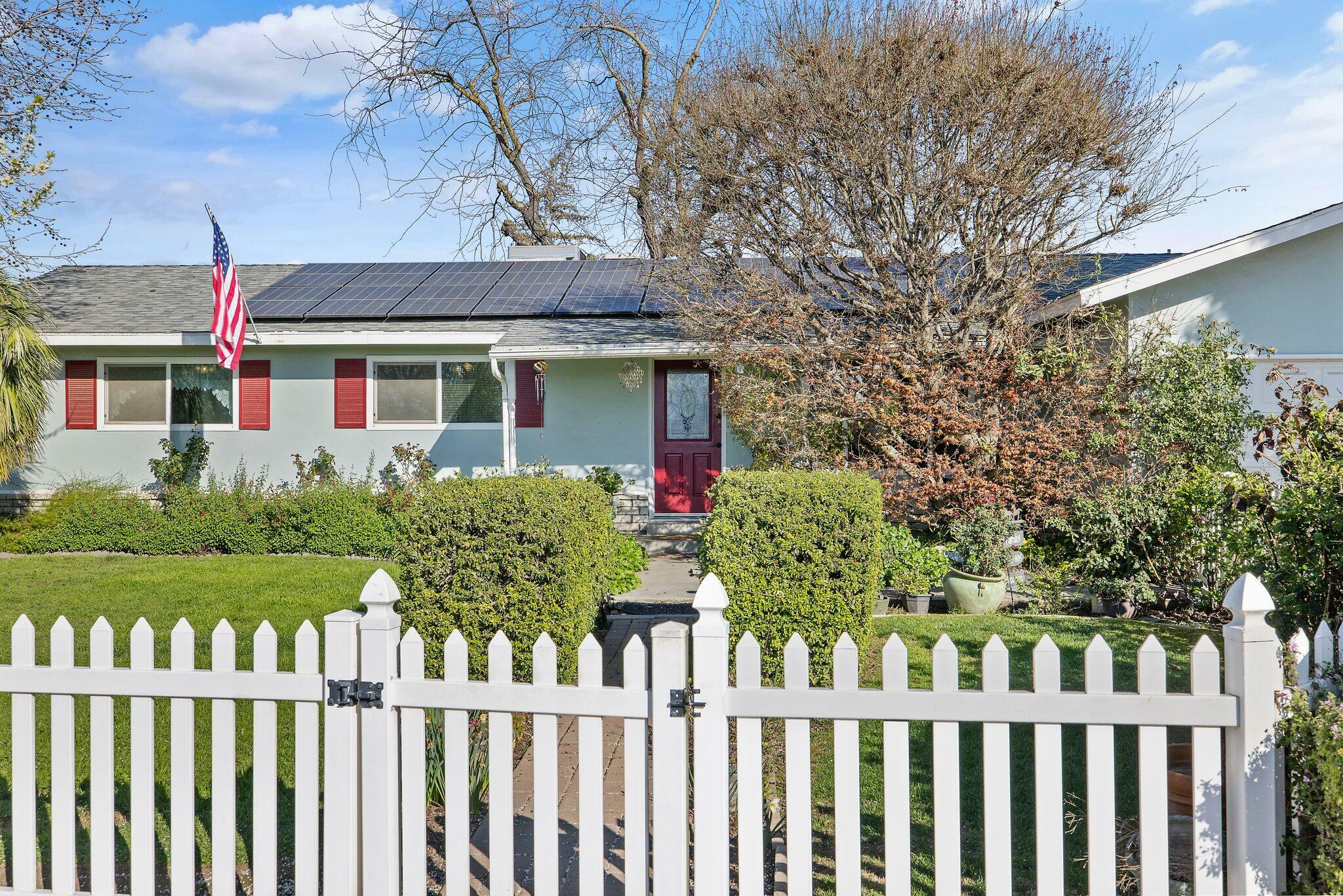 Property Photo:  2848 S Martin Street  CA 93277 