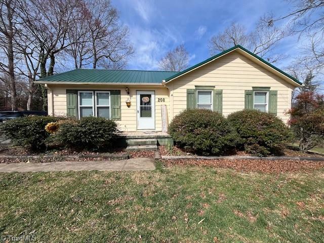 Property Photo: 208 Montieth Acres Road NC 28635