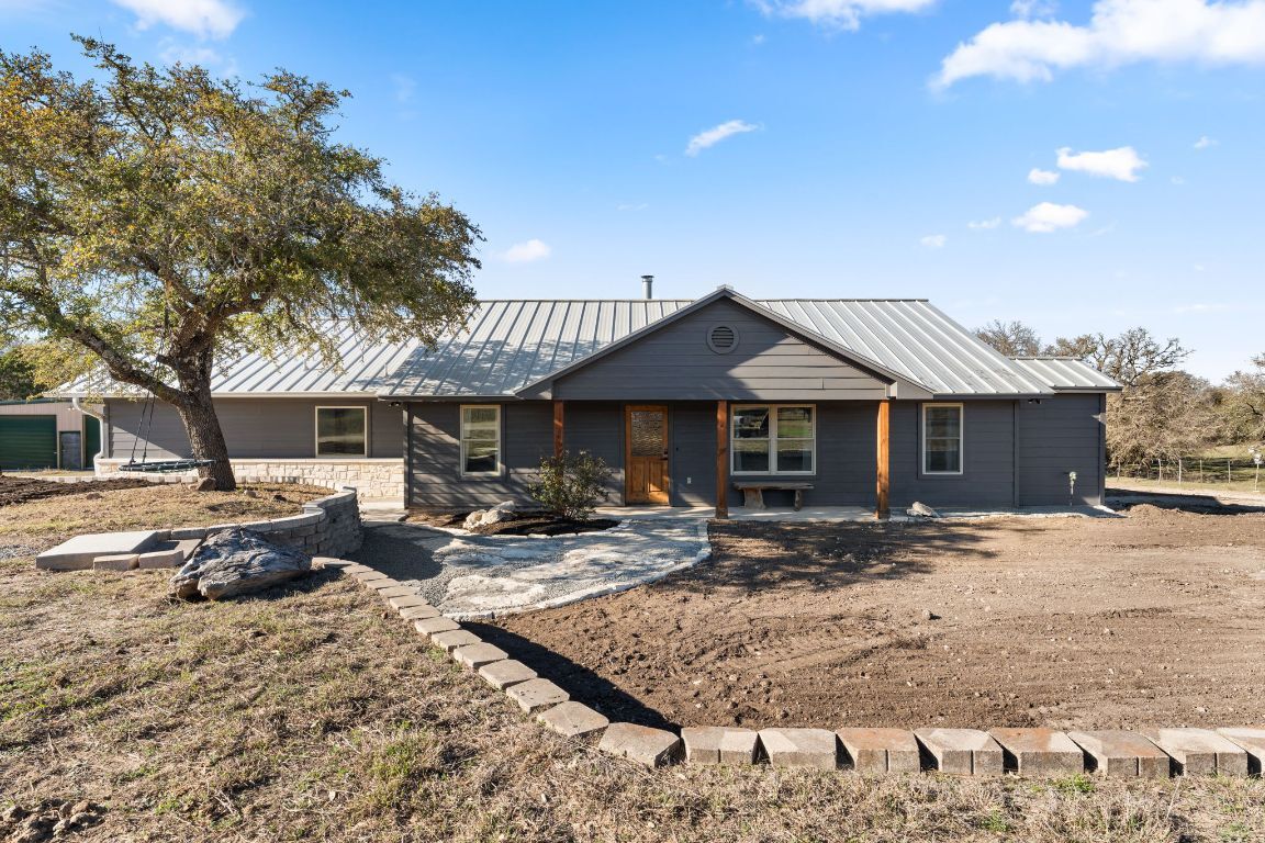 Property Photo: 119 Creekside Circle TX 78642