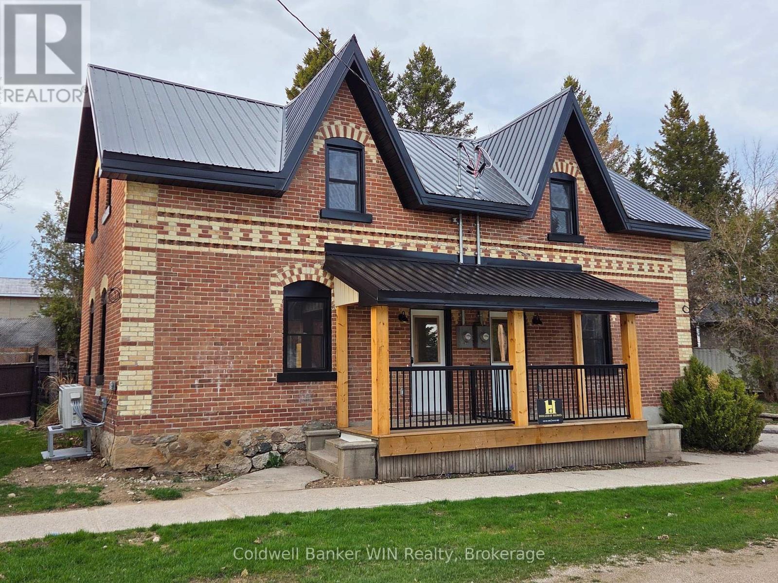 24 Crawford Street  Chatsworth ON N0H 1G0 photo
