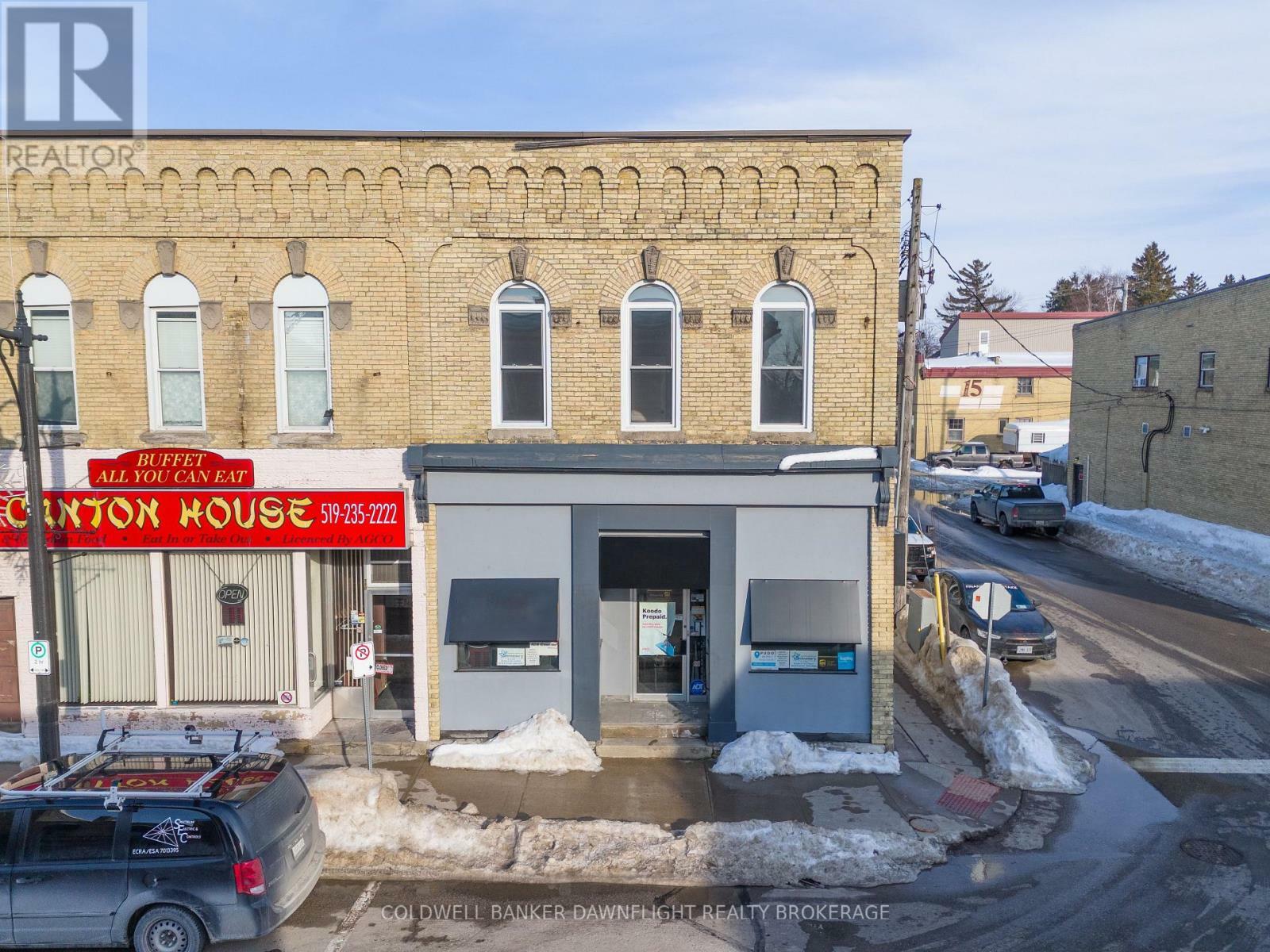 Property Photo: 382 Main Street South #4 ON N0M 1S1