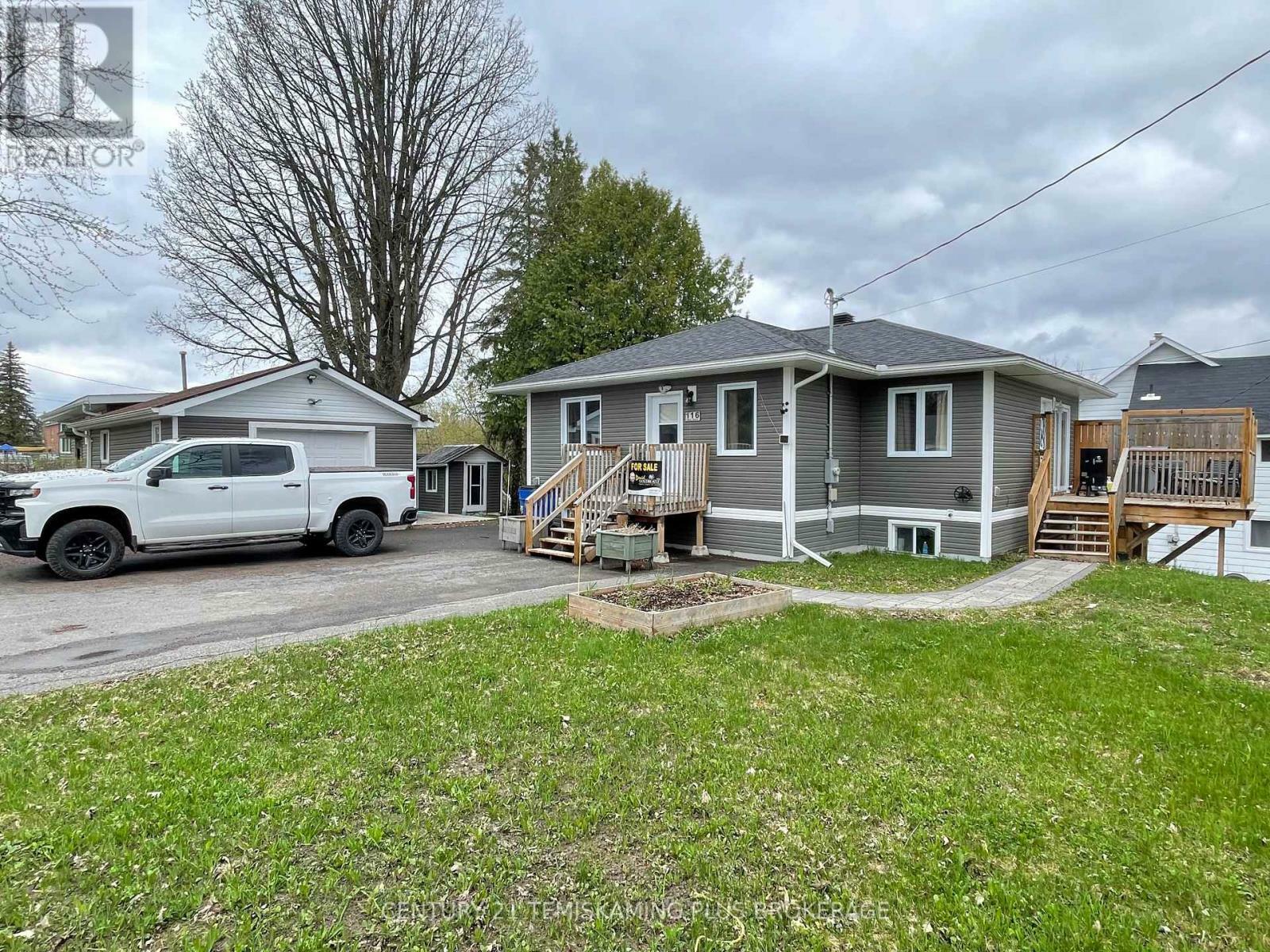 Photo de la propriété: 116 Paget Street North ON P0J 1P0