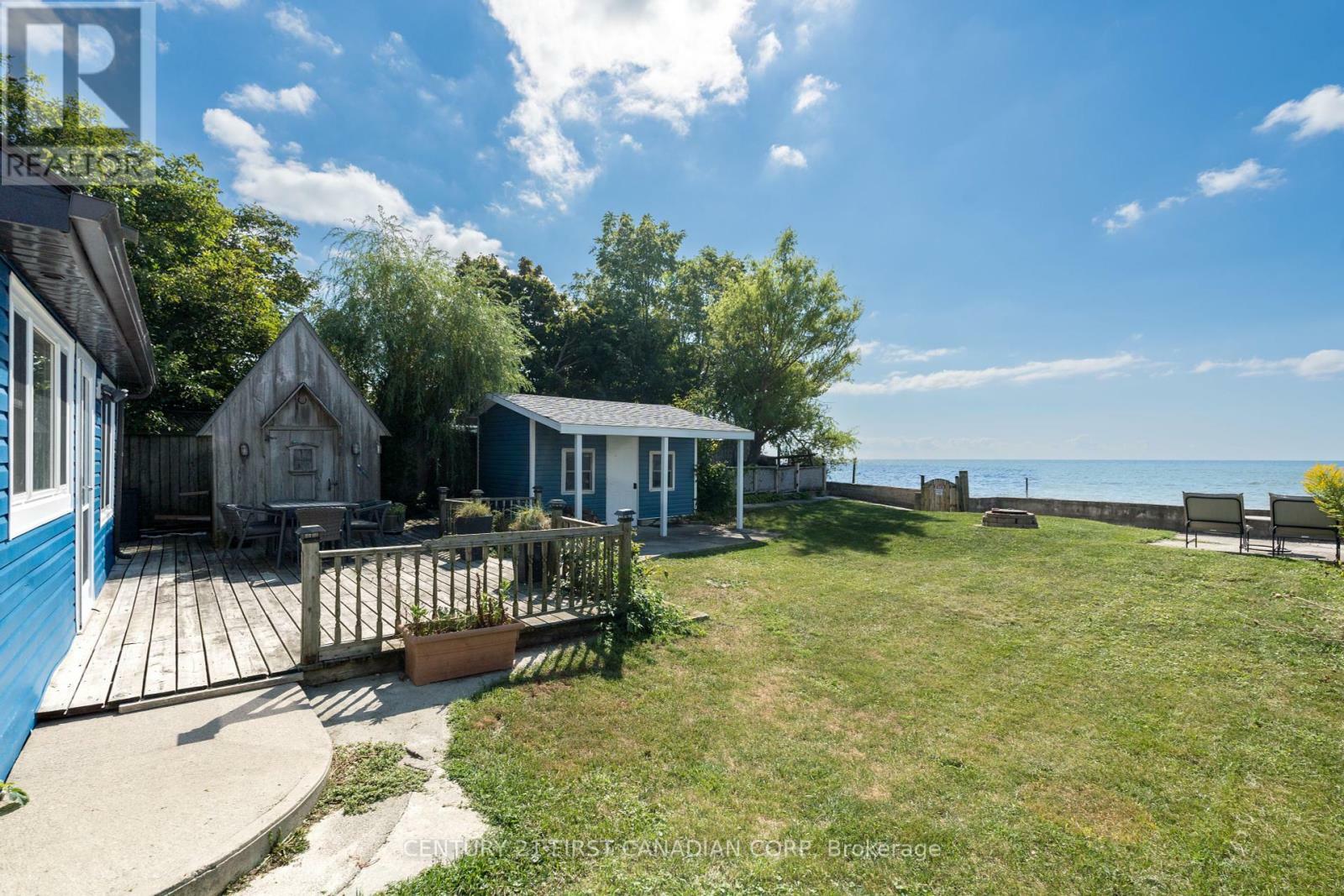 Property Photo:  18512 Erie Shore Drive South  ON N0P 1A0 