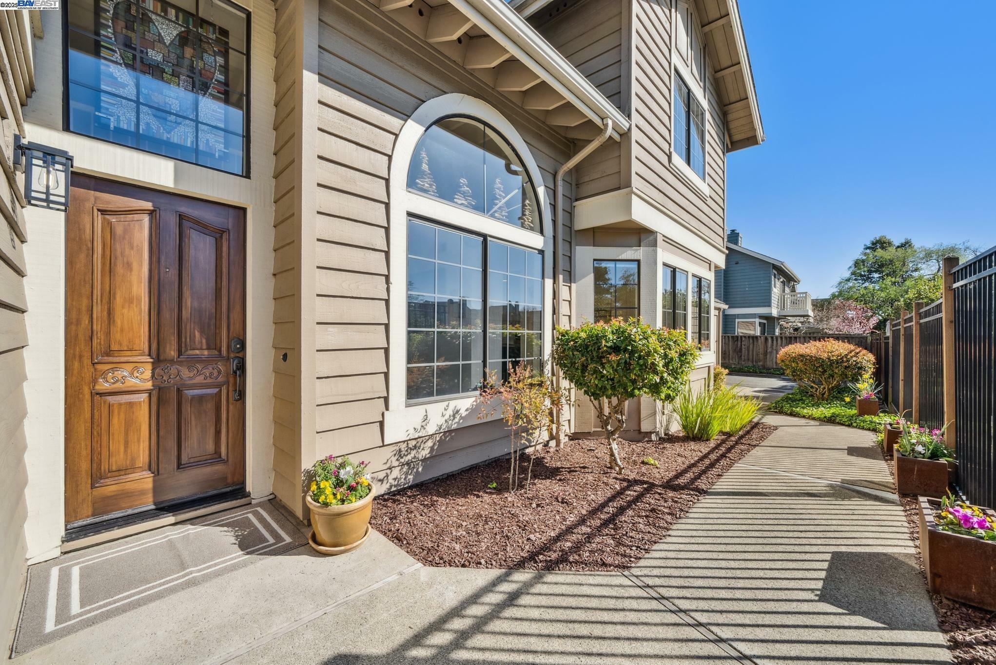 Property Photo:  9 Palm Beach Ln  CA 94502 