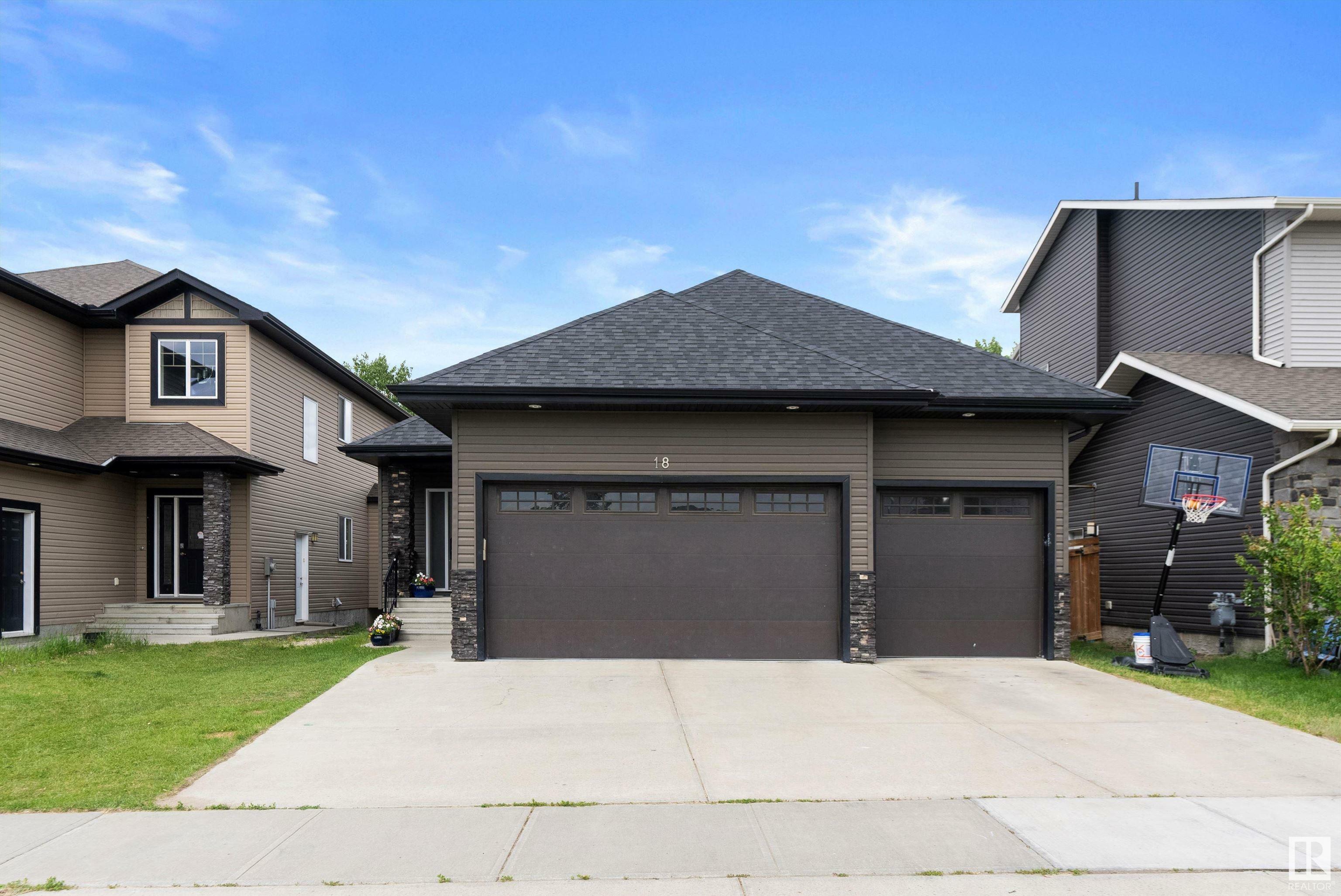 Property Photo:  18 Lakevista Point(E)  AB T4X 0J2 