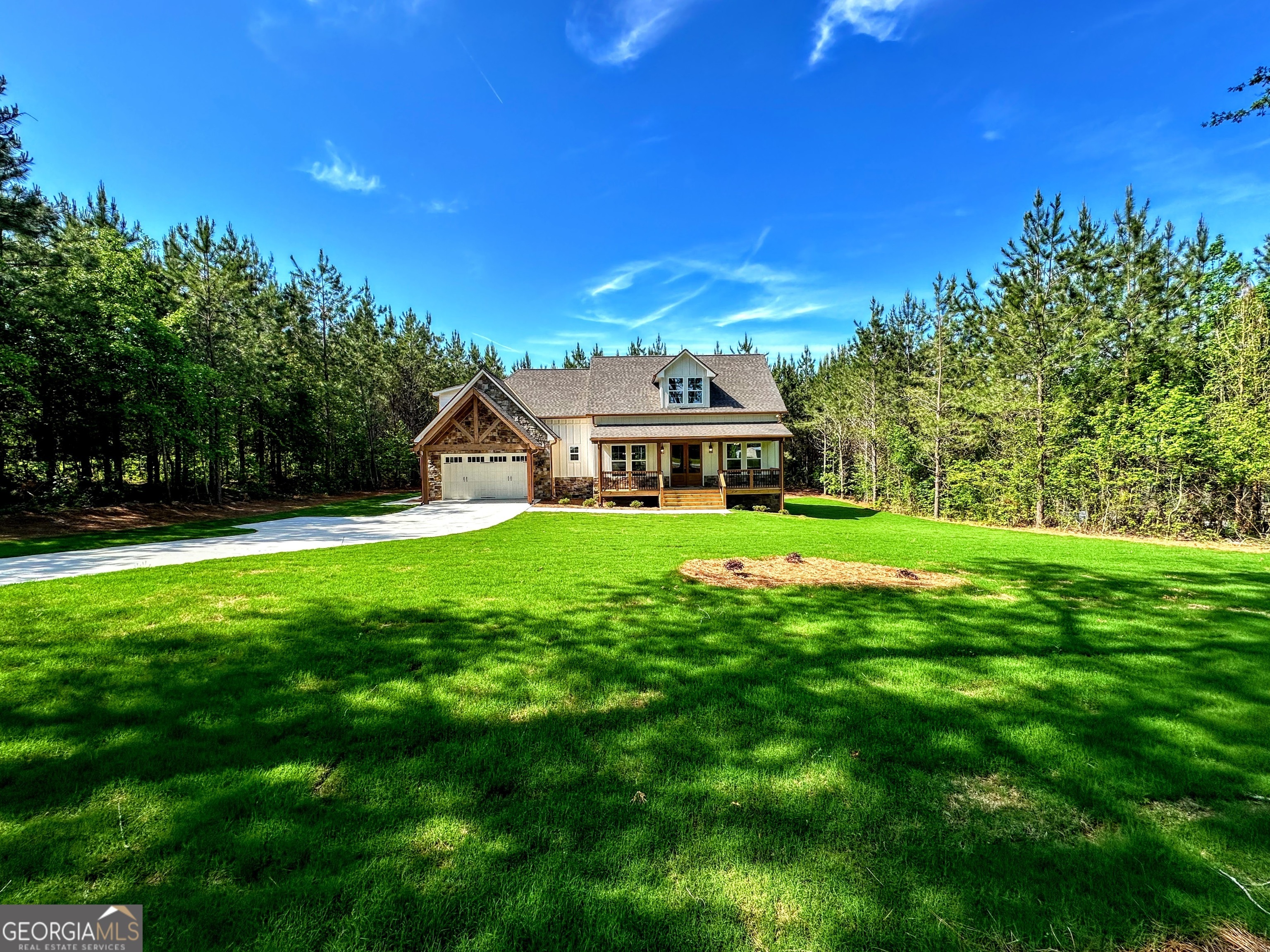 Property Photo: 136 Rainey Road GA 30179