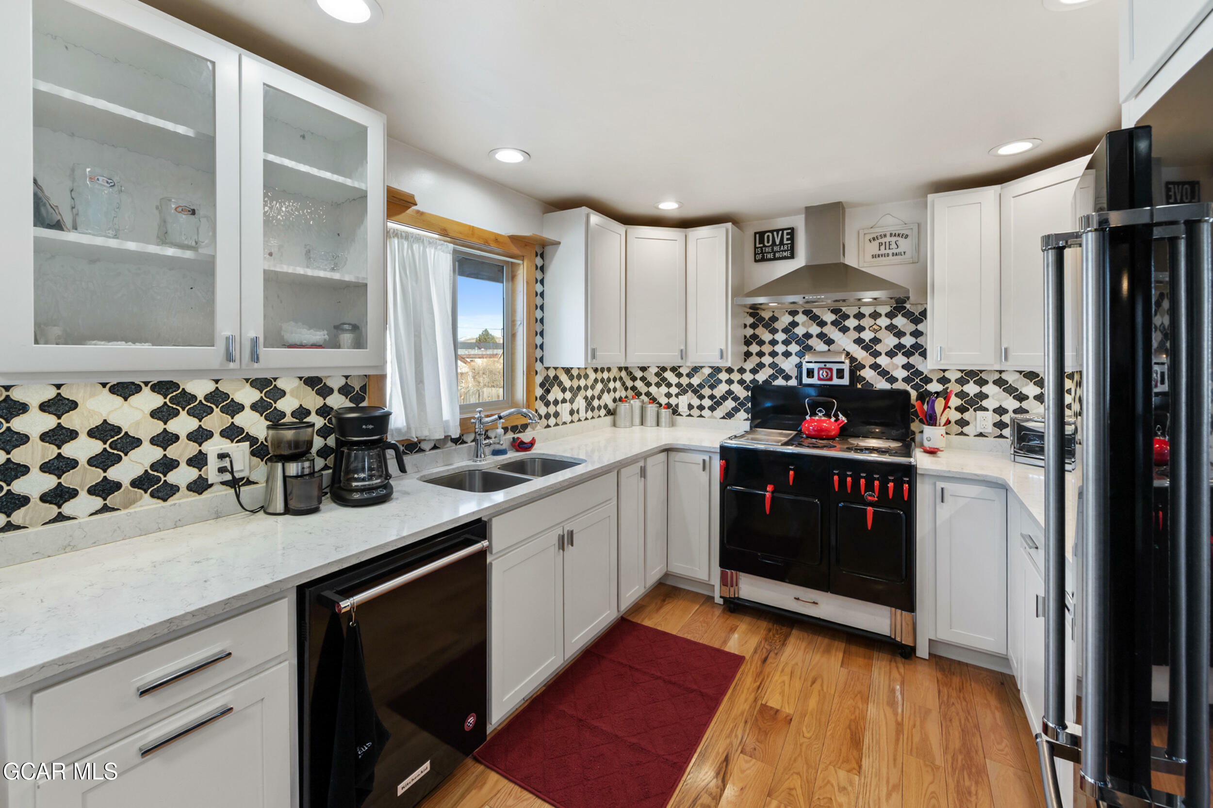 Property Photo:  1105 Central Avenue  CO 80459 
