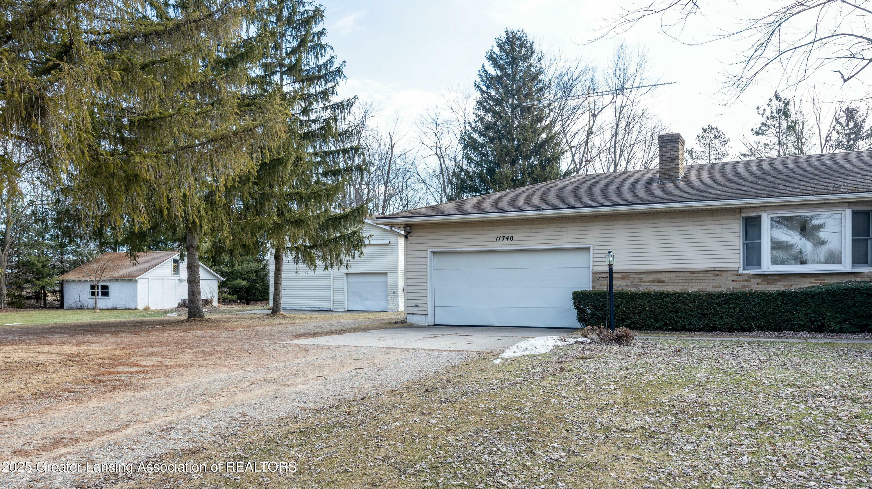 Property Photo:  11740 Broadbent Road  MI 48917 