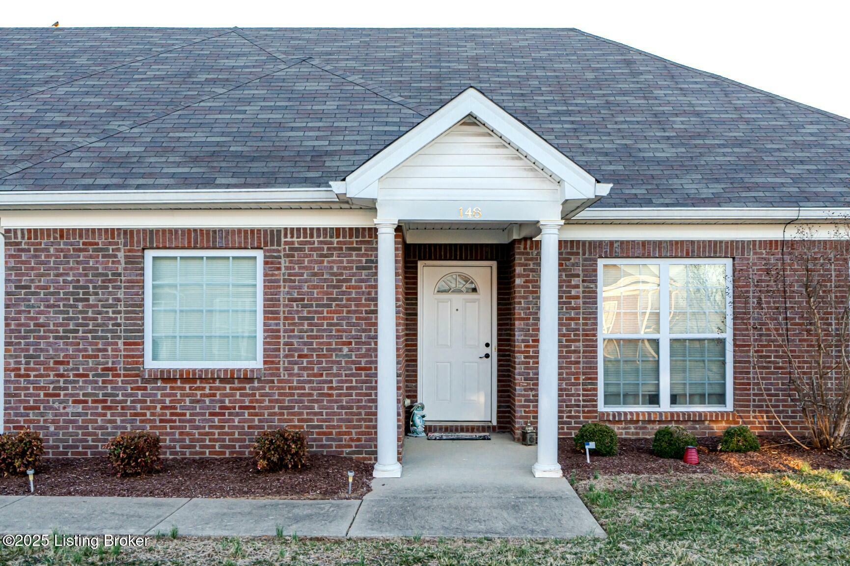 Property Photo: 148 Clubhouse Dr KY 40065