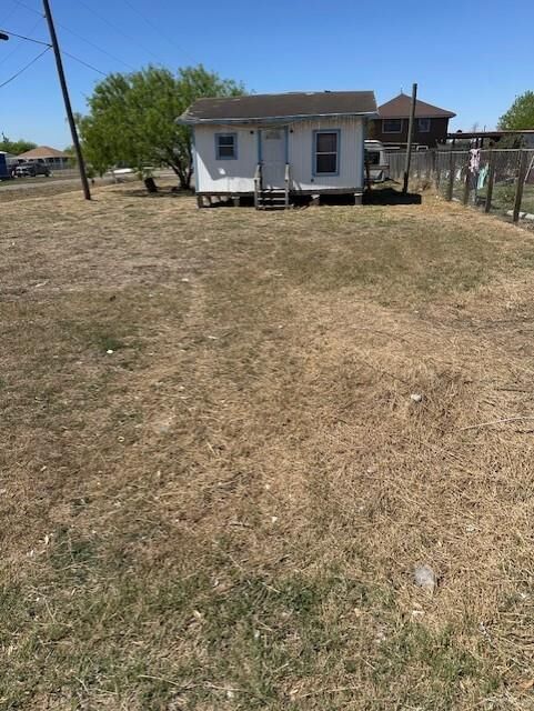 Property Photo: 101 Quinta Avenue TX 78596