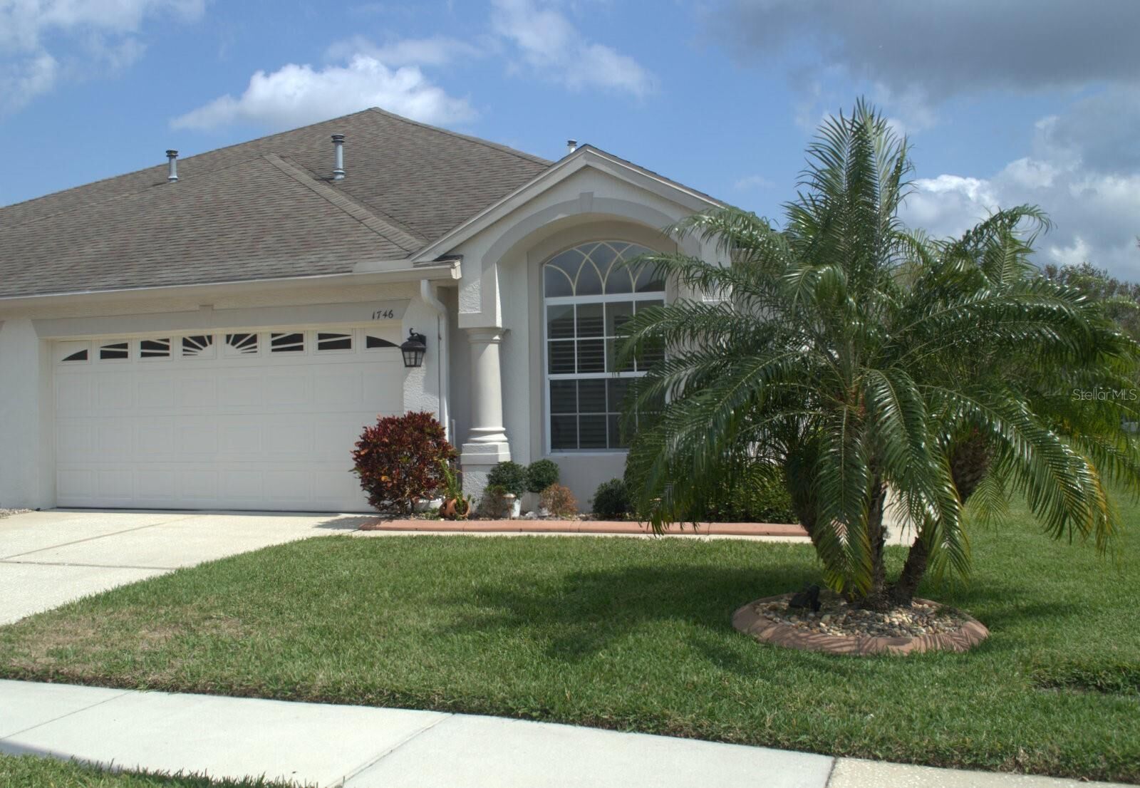 Property Photo: 1746 Ravenridge Street FL 33543