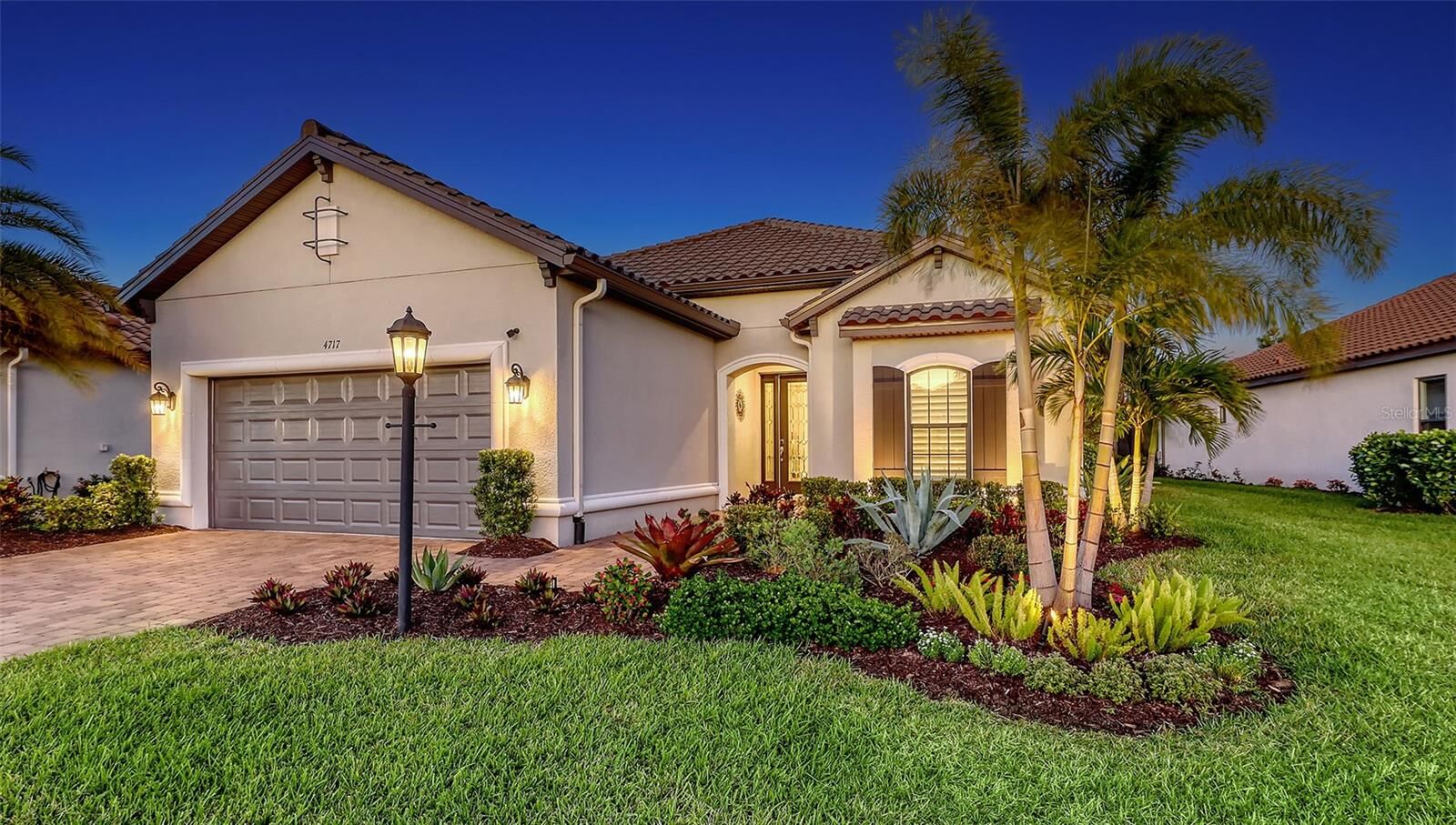 Property Photo: 4717 Zeno Court FL 34211