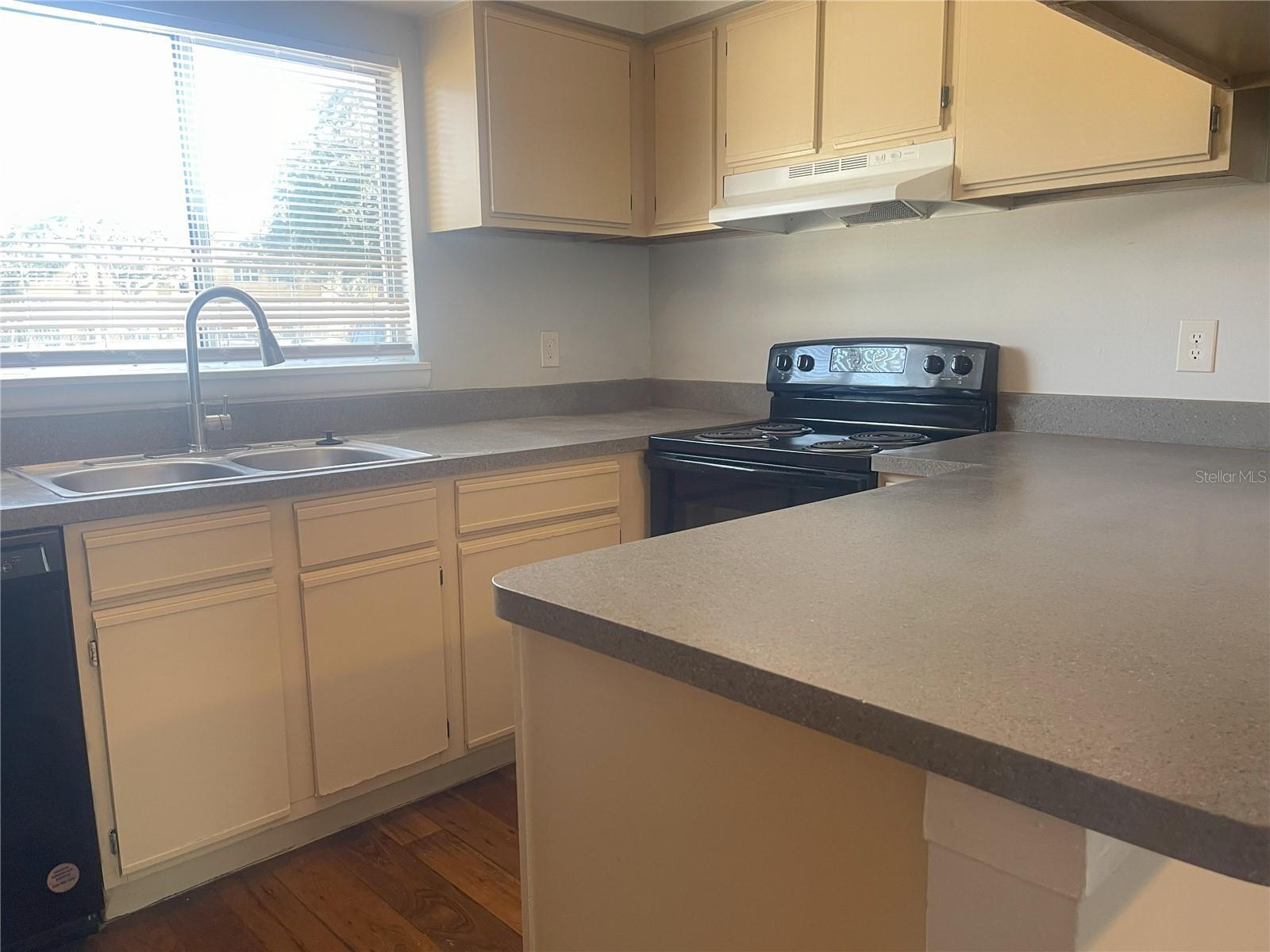 Property Photo:  4419 S Semoran Boulevard 7  FL 32822 