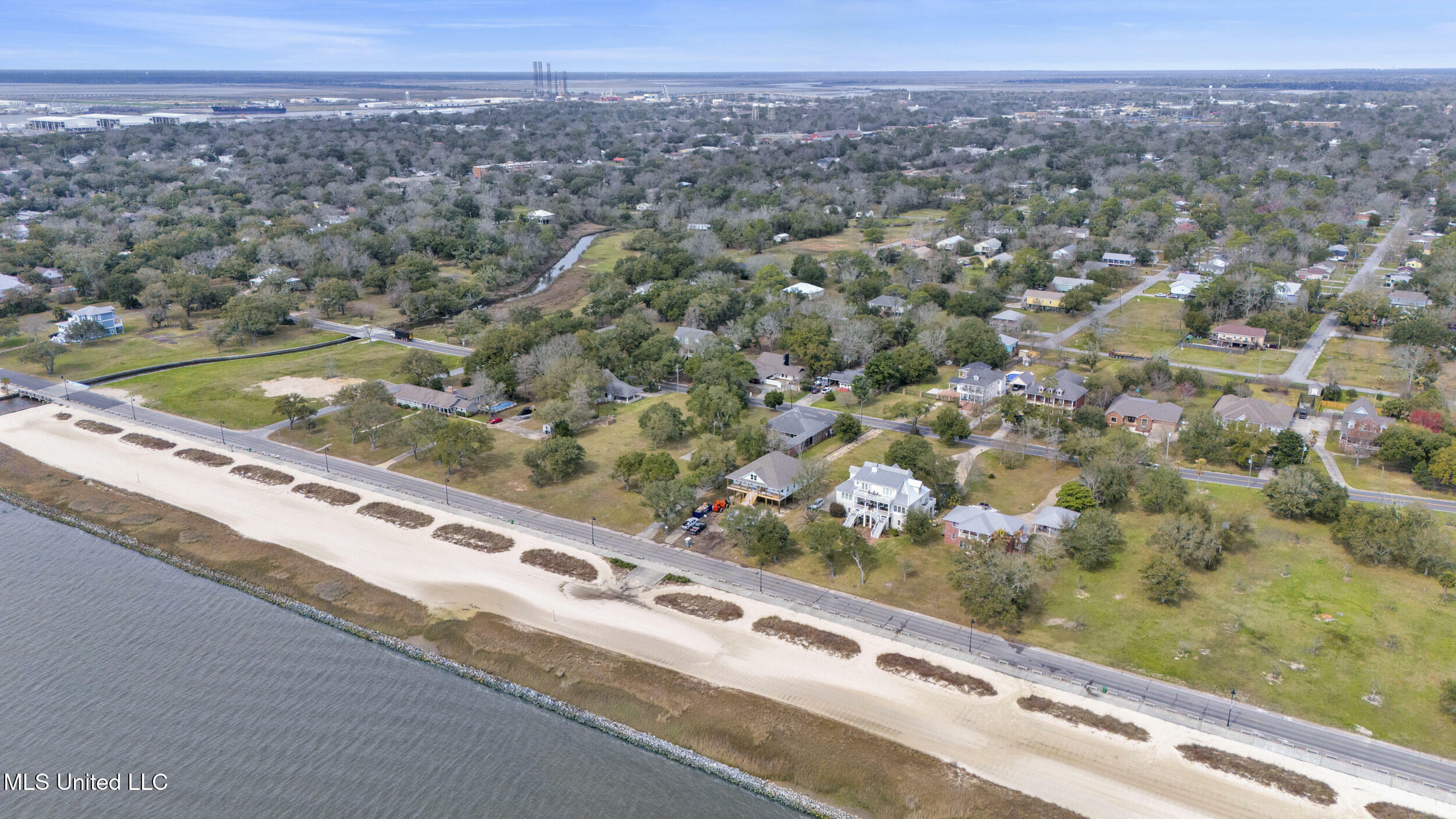 Property Photo: 2112 Washington Avenue MS 39567
