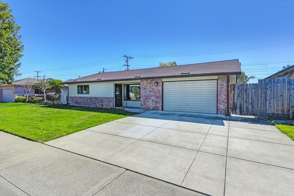 Property Photo:  418 E Fargo  CA 95204 