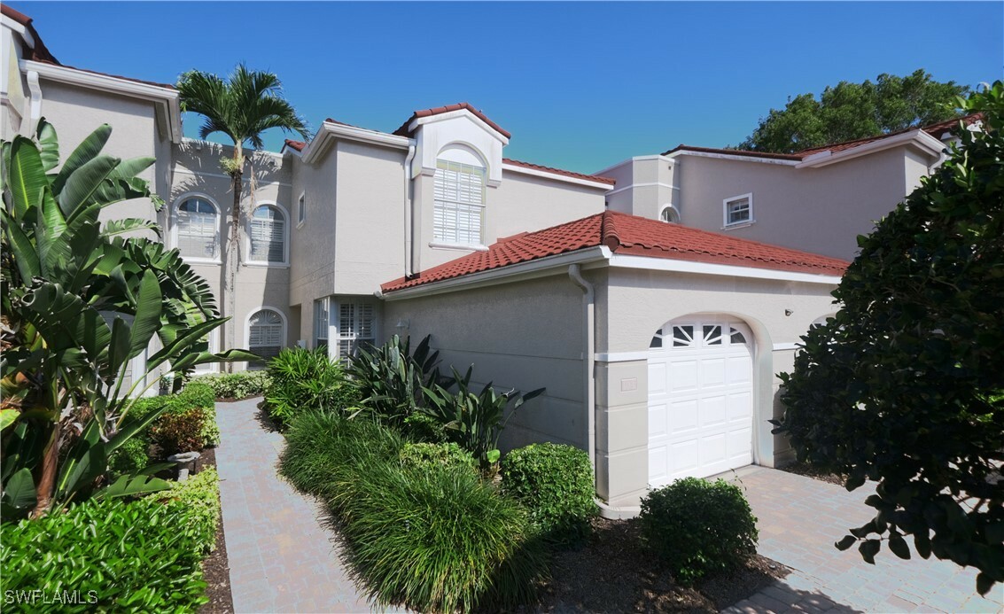 Property Photo: 1510 Clermont Drive 103 FL 34109