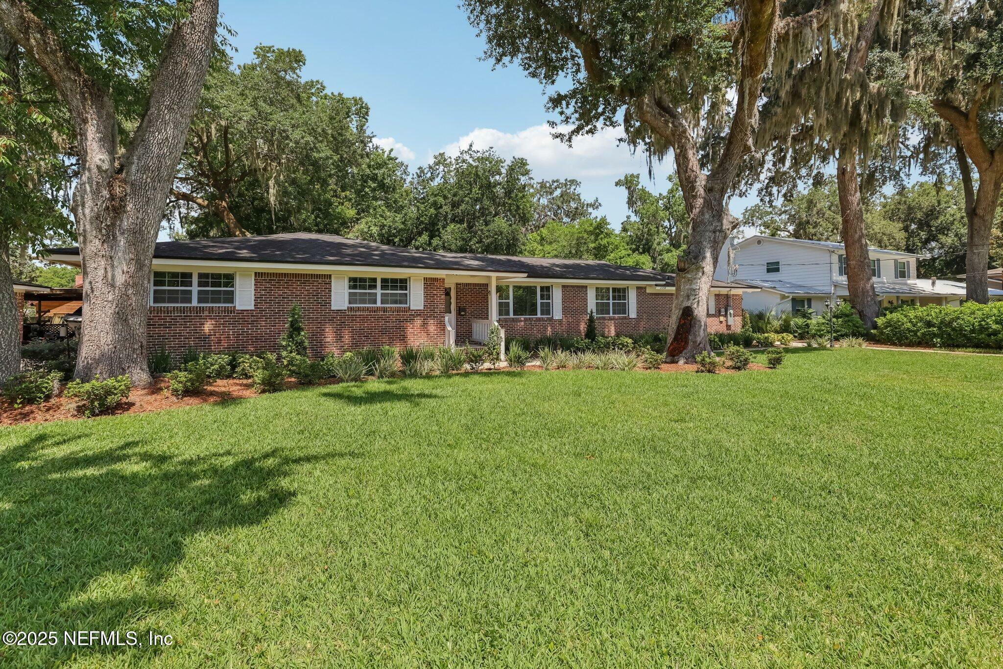 Property Photo: 2258 Holly Leaf Lane FL 32073