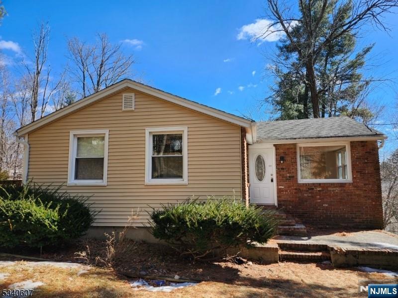 Property Photo:  30 Hemlock Lane  NJ 07480 