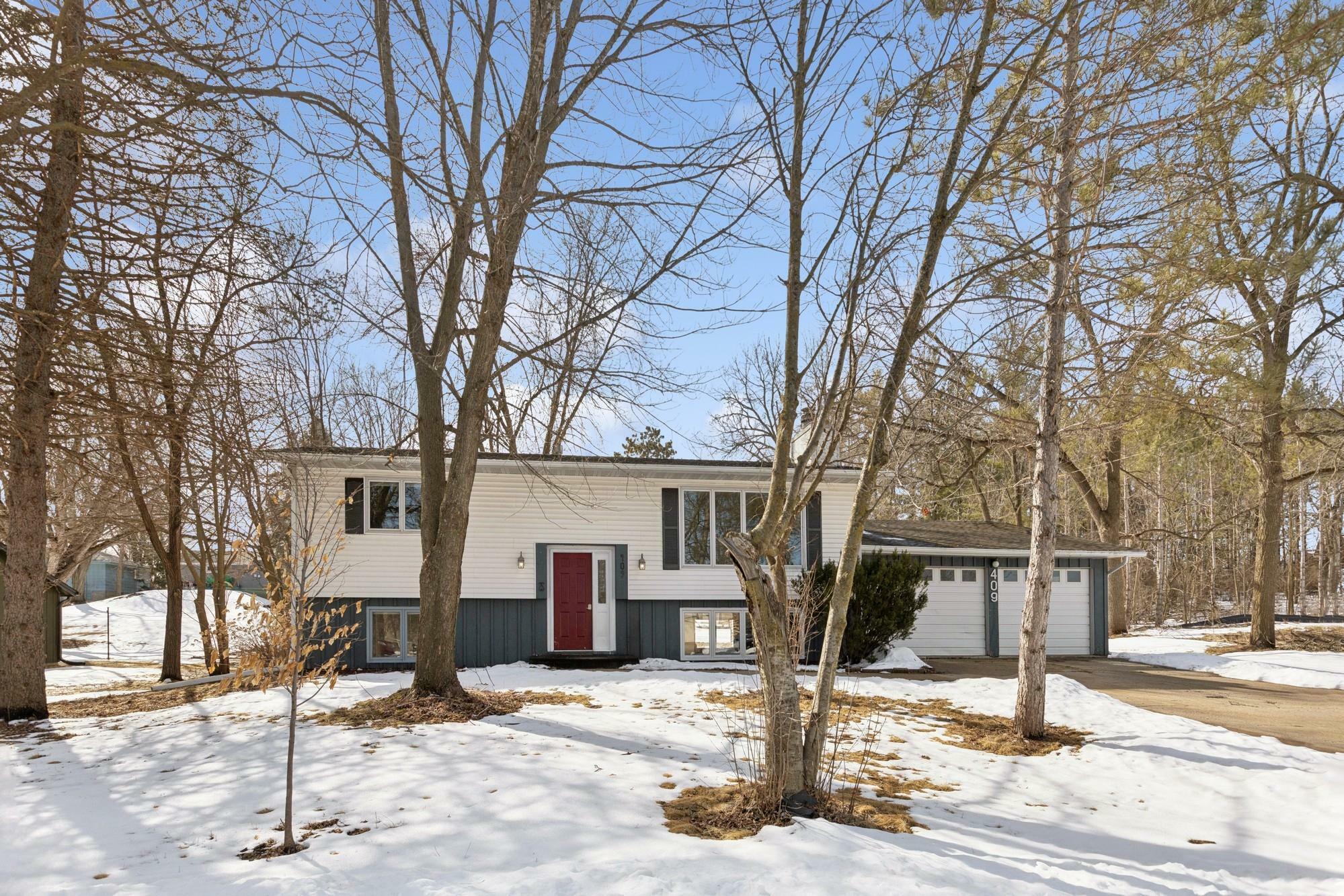 Property Photo:  409 Juniper Avenue W  MN 55057 