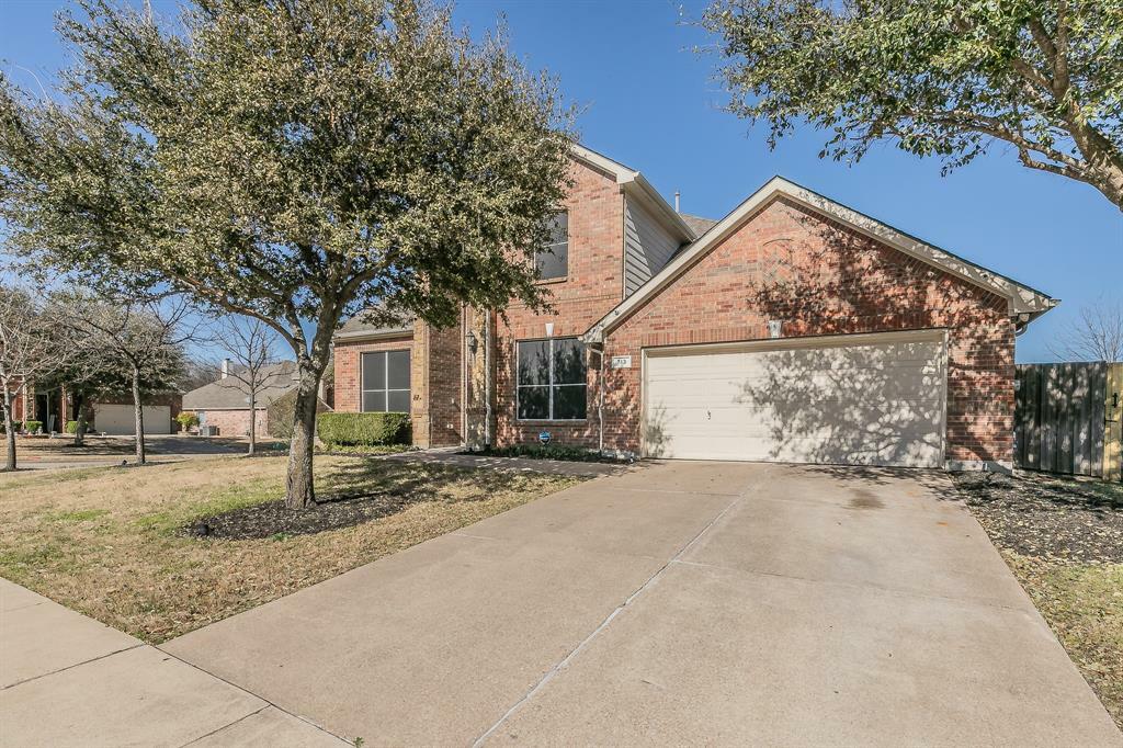 Property Photo: 713 Cross Meadow Boulevard TX 76063